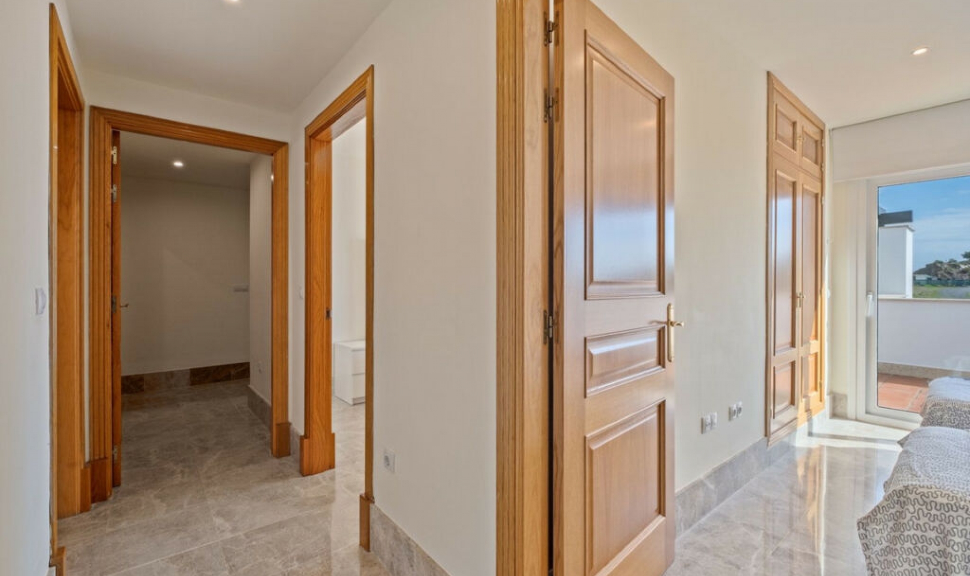 Resale - House -
Marbella