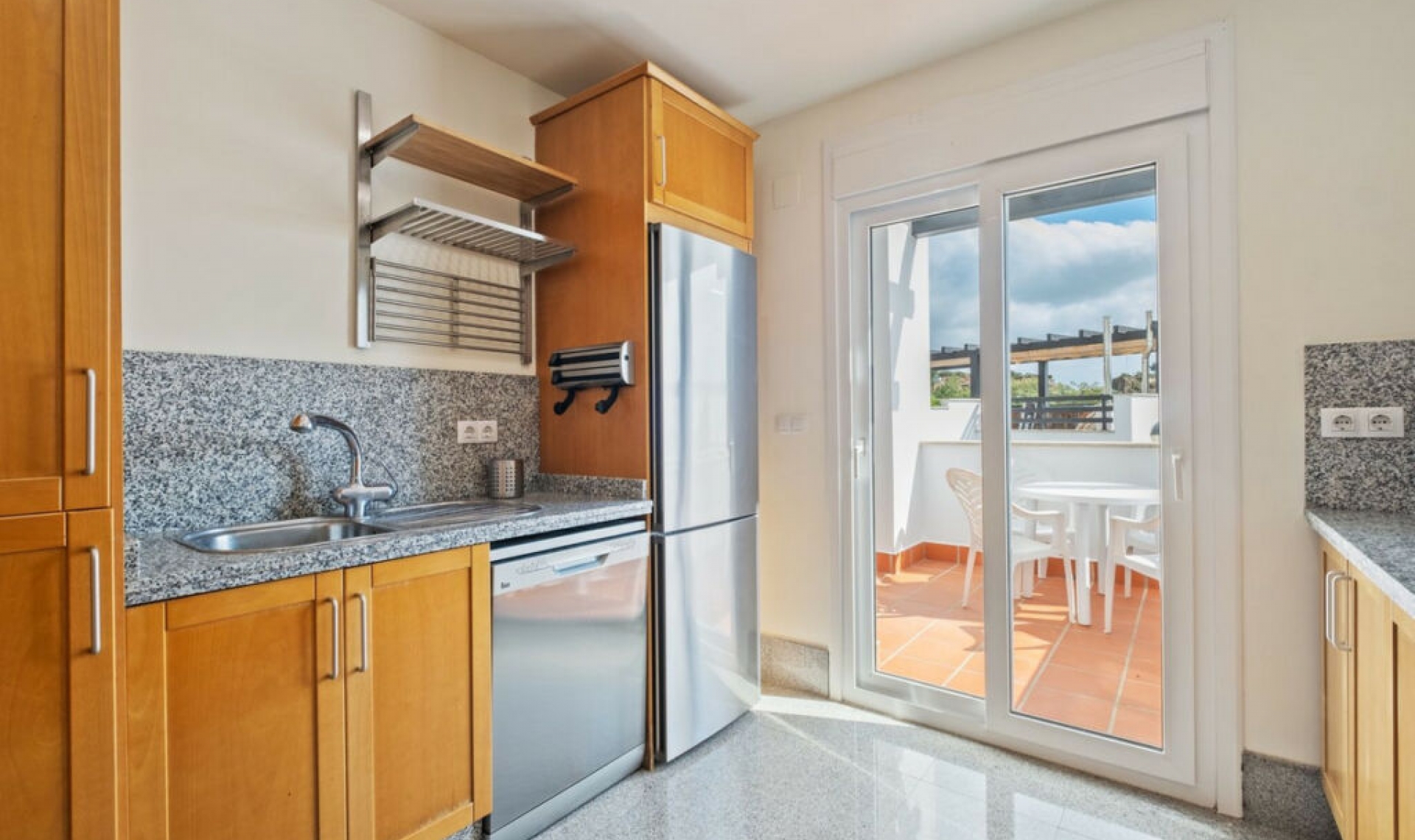 Resale - House -
Marbella