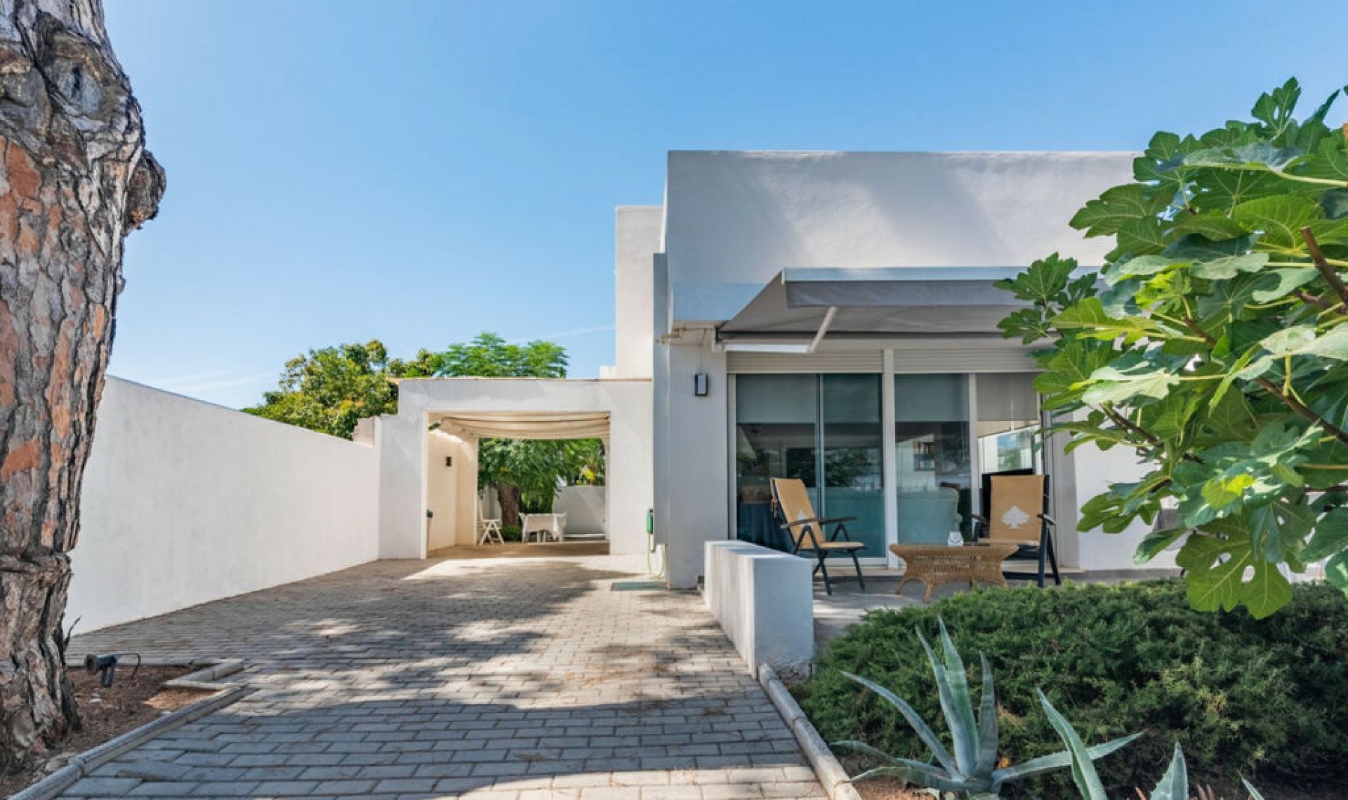 Resale - House -
Marbella