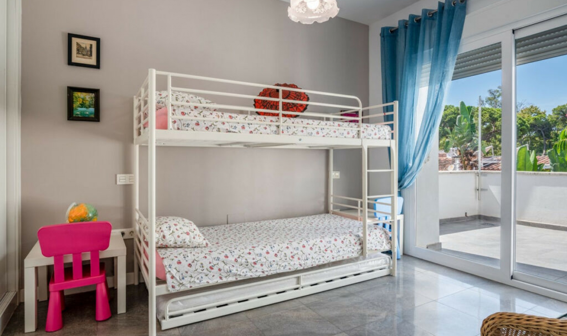 Resale - House -
Marbella