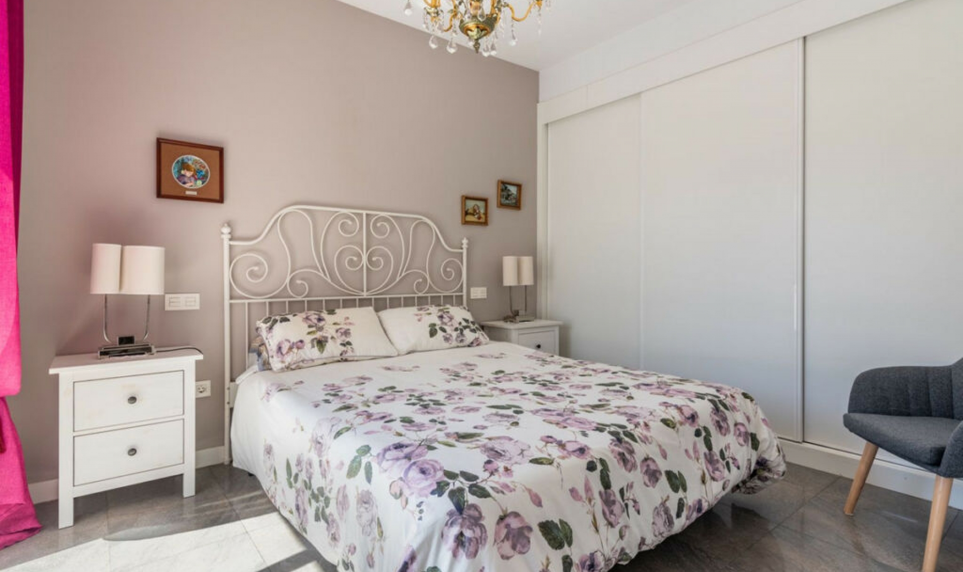 Resale - House -
Marbella