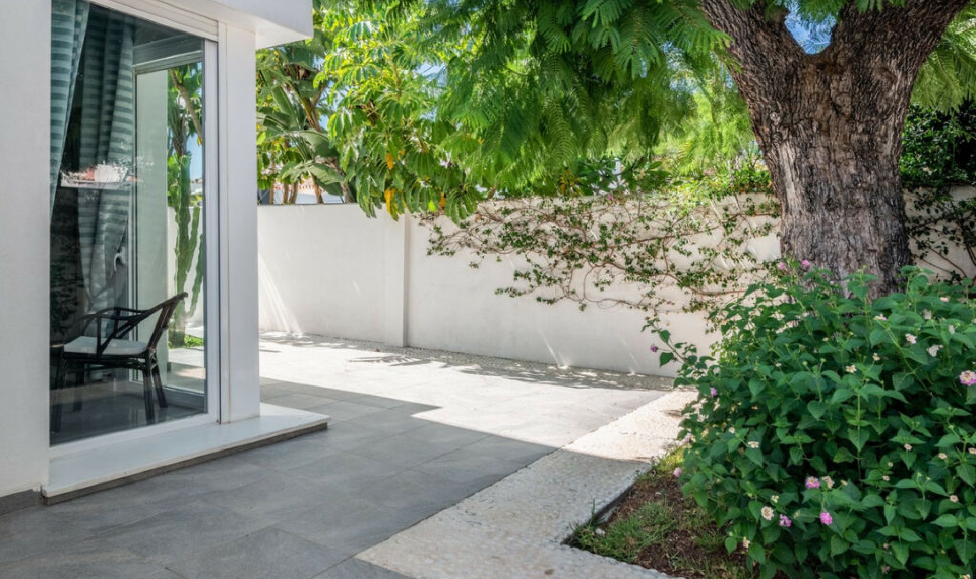 Resale - House -
Marbella