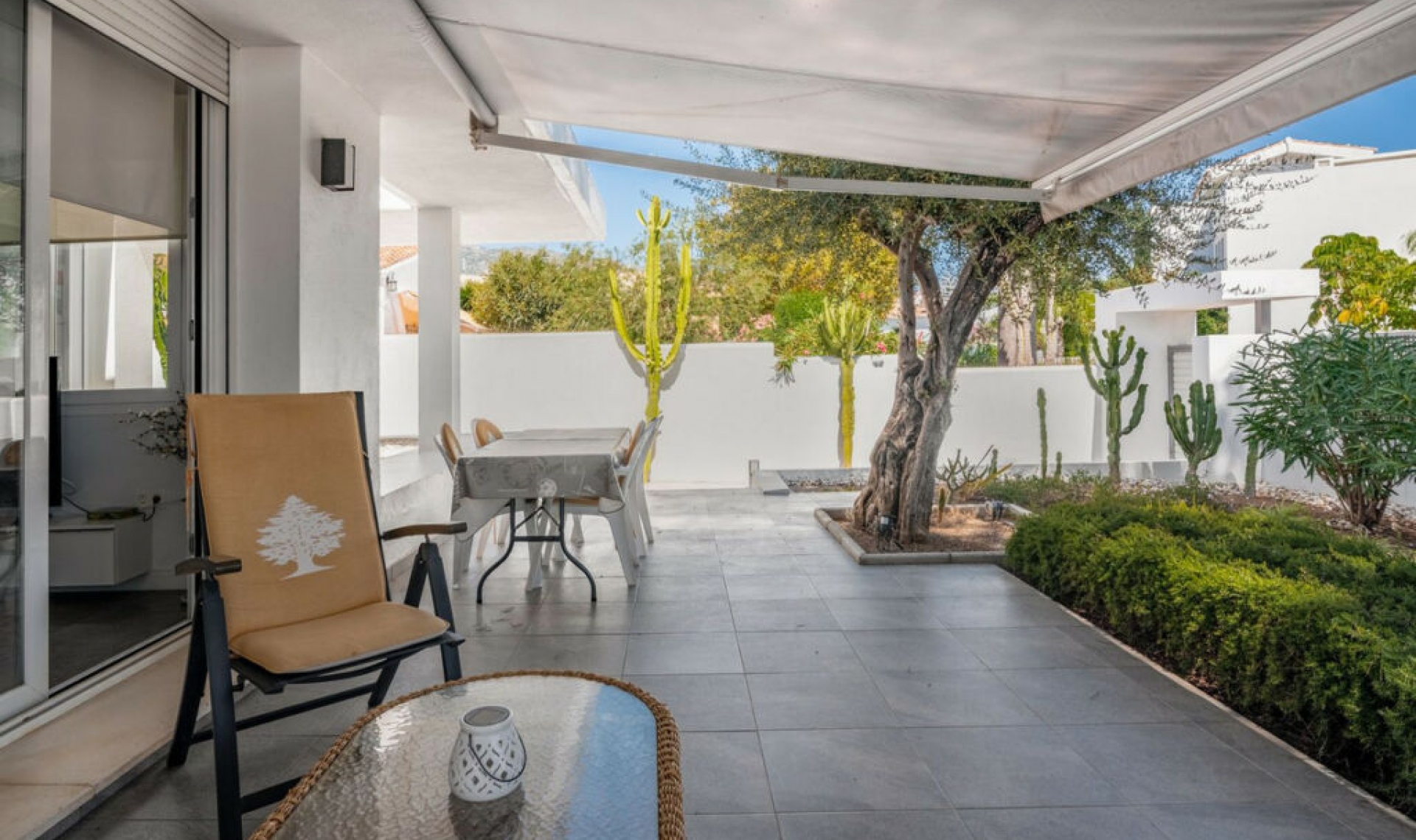 Resale - House -
Marbella