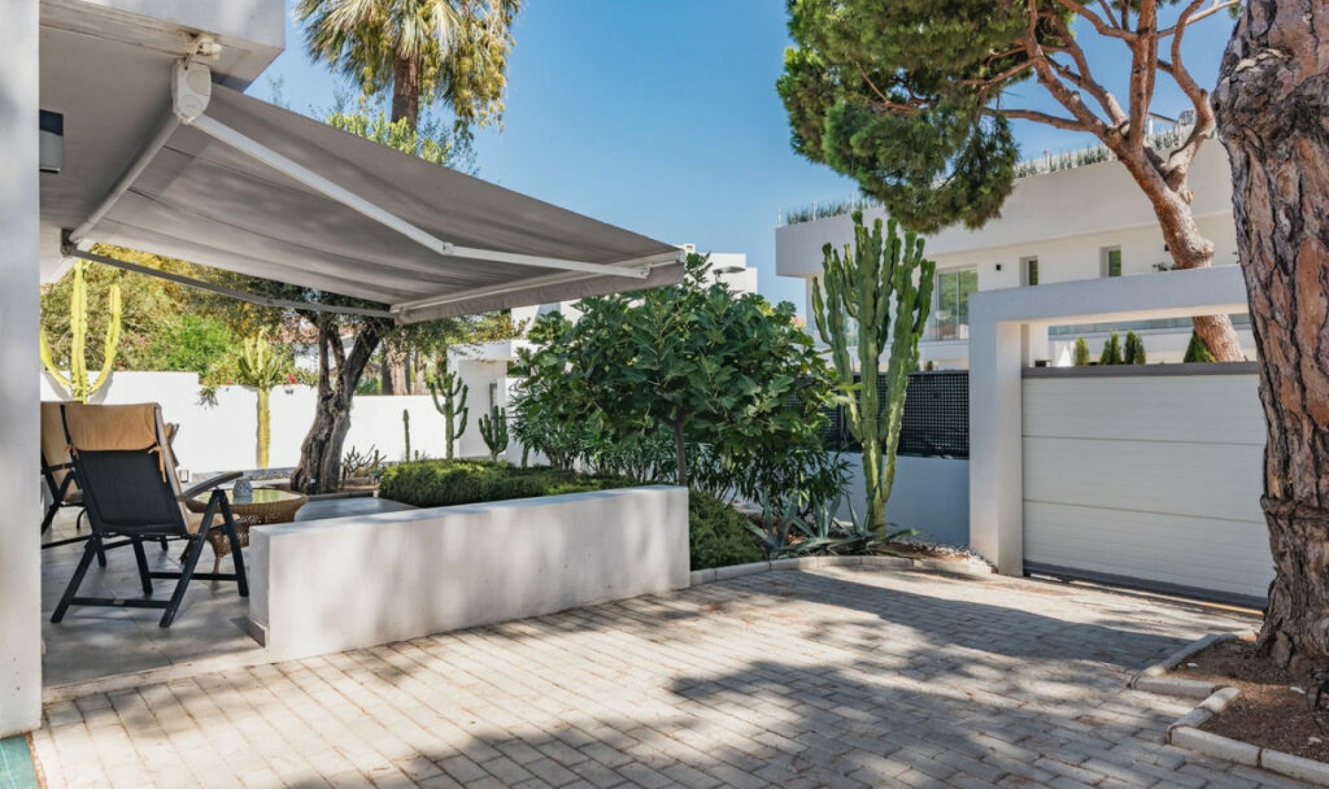 Resale - House -
Marbella