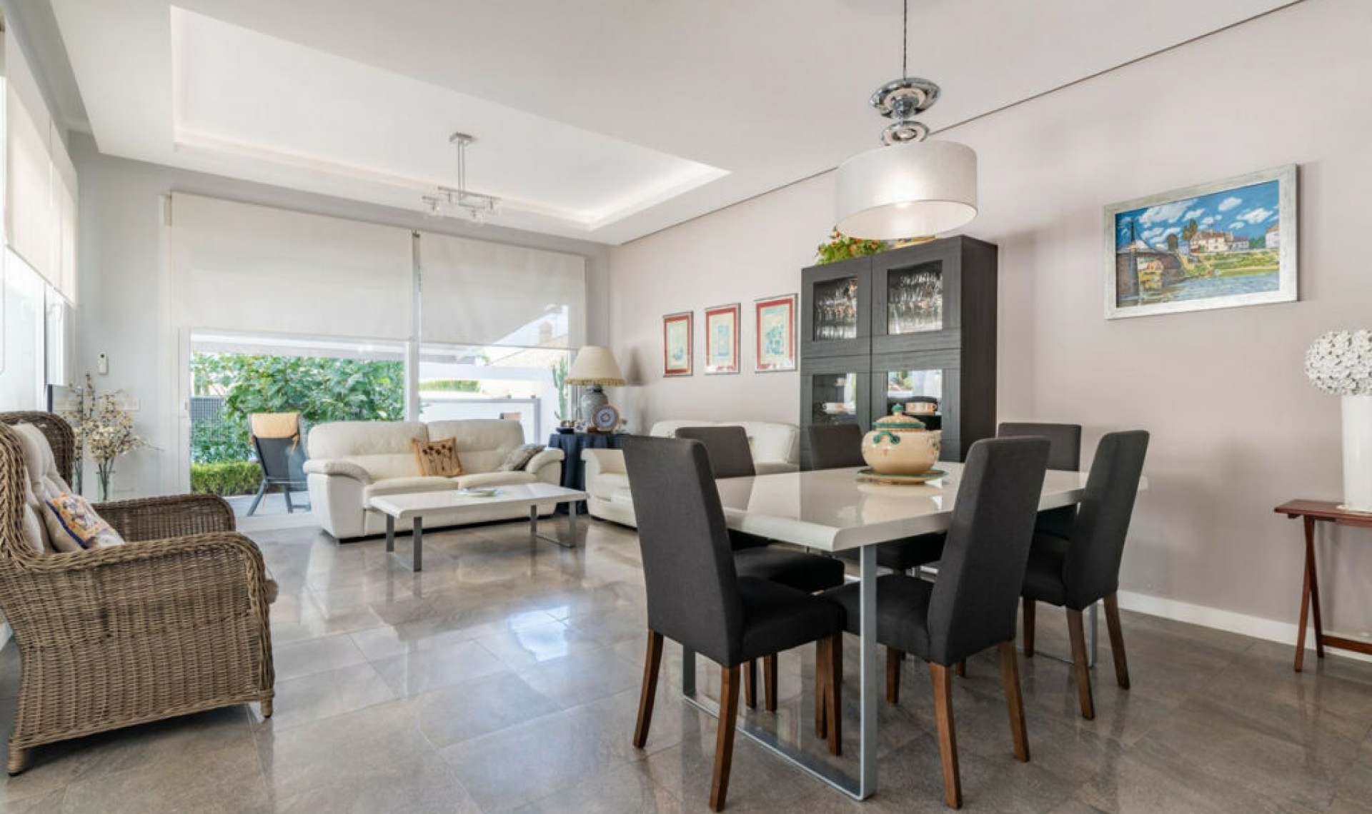 Resale - House -
Marbella