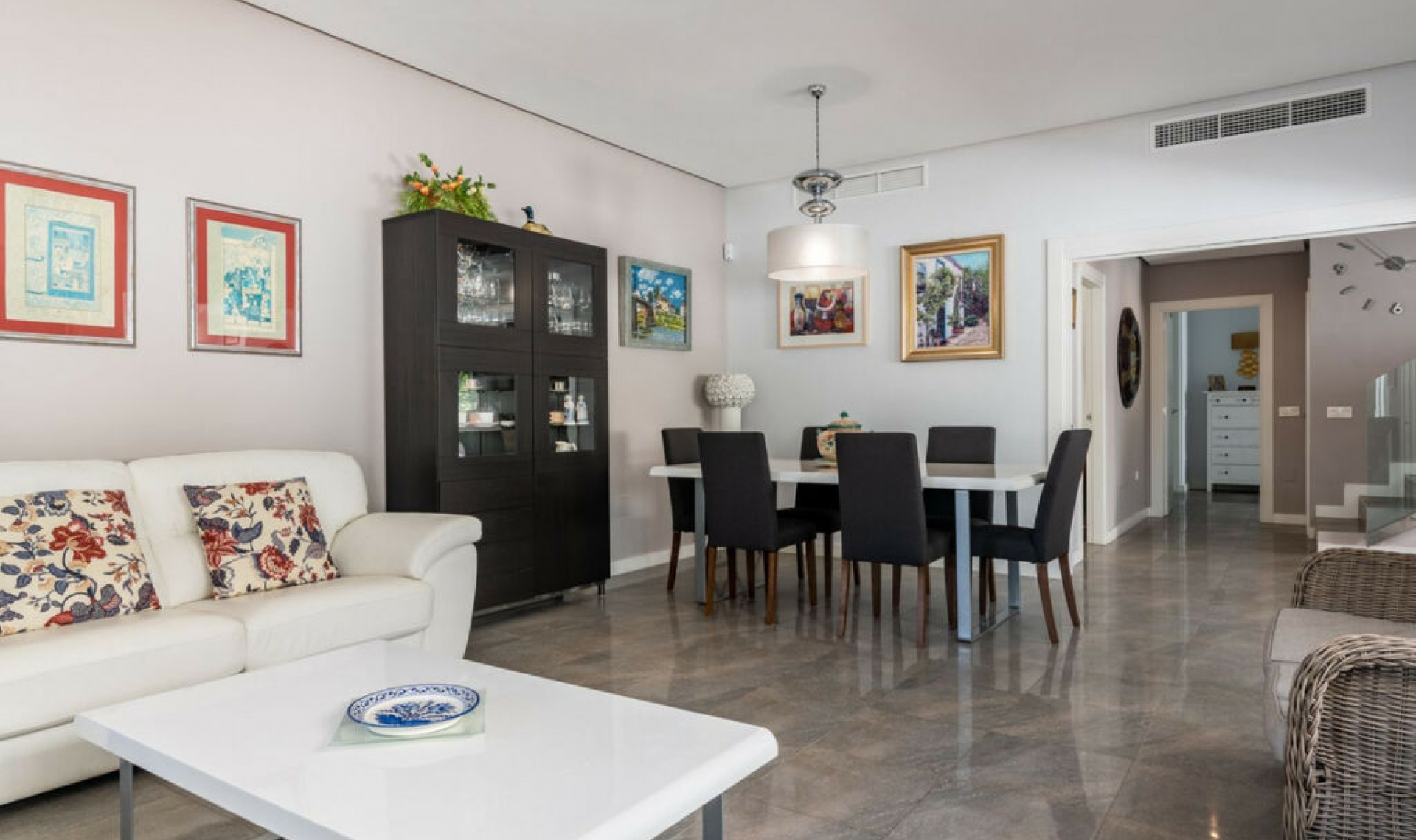 Resale - House -
Marbella