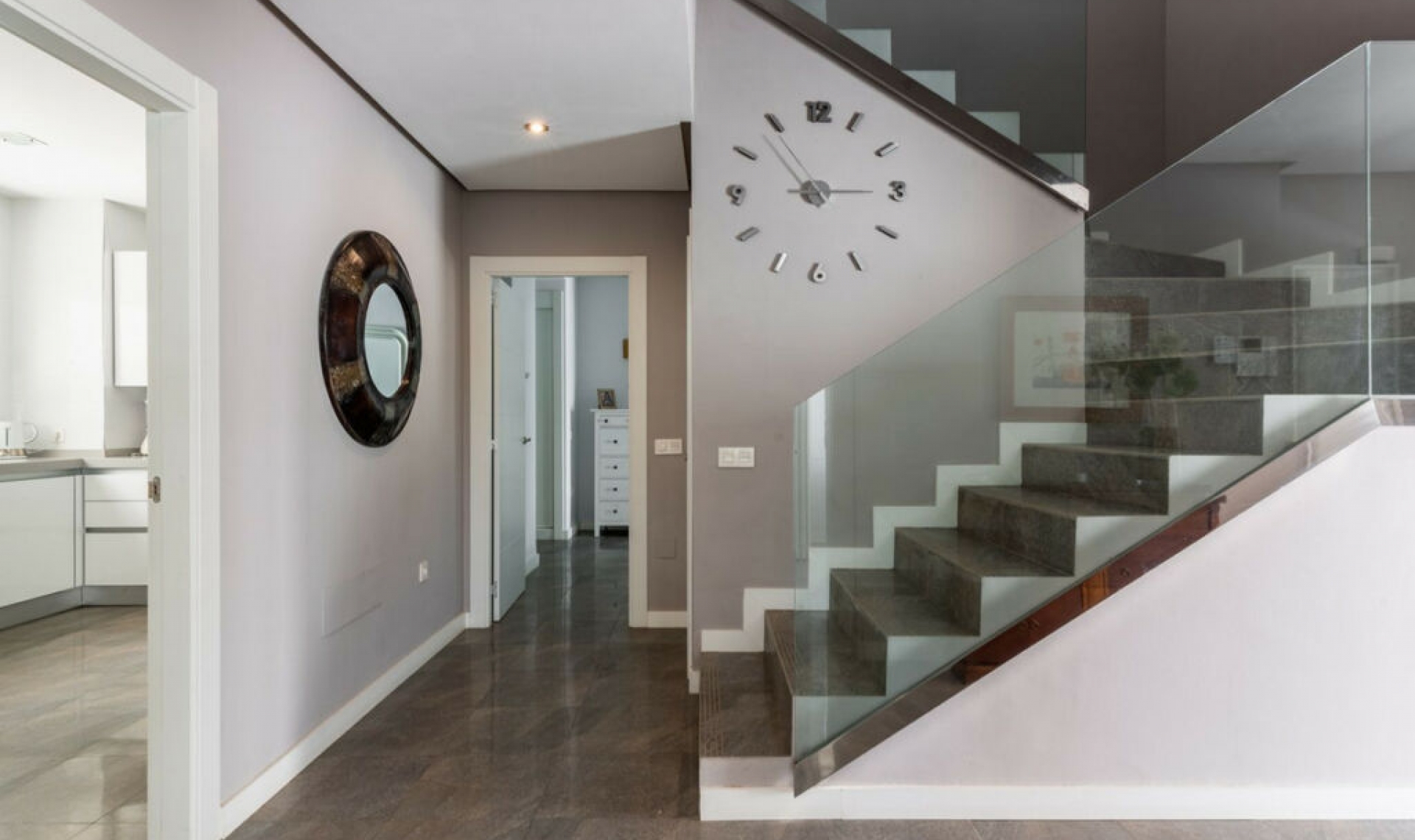 Resale - House -
Marbella