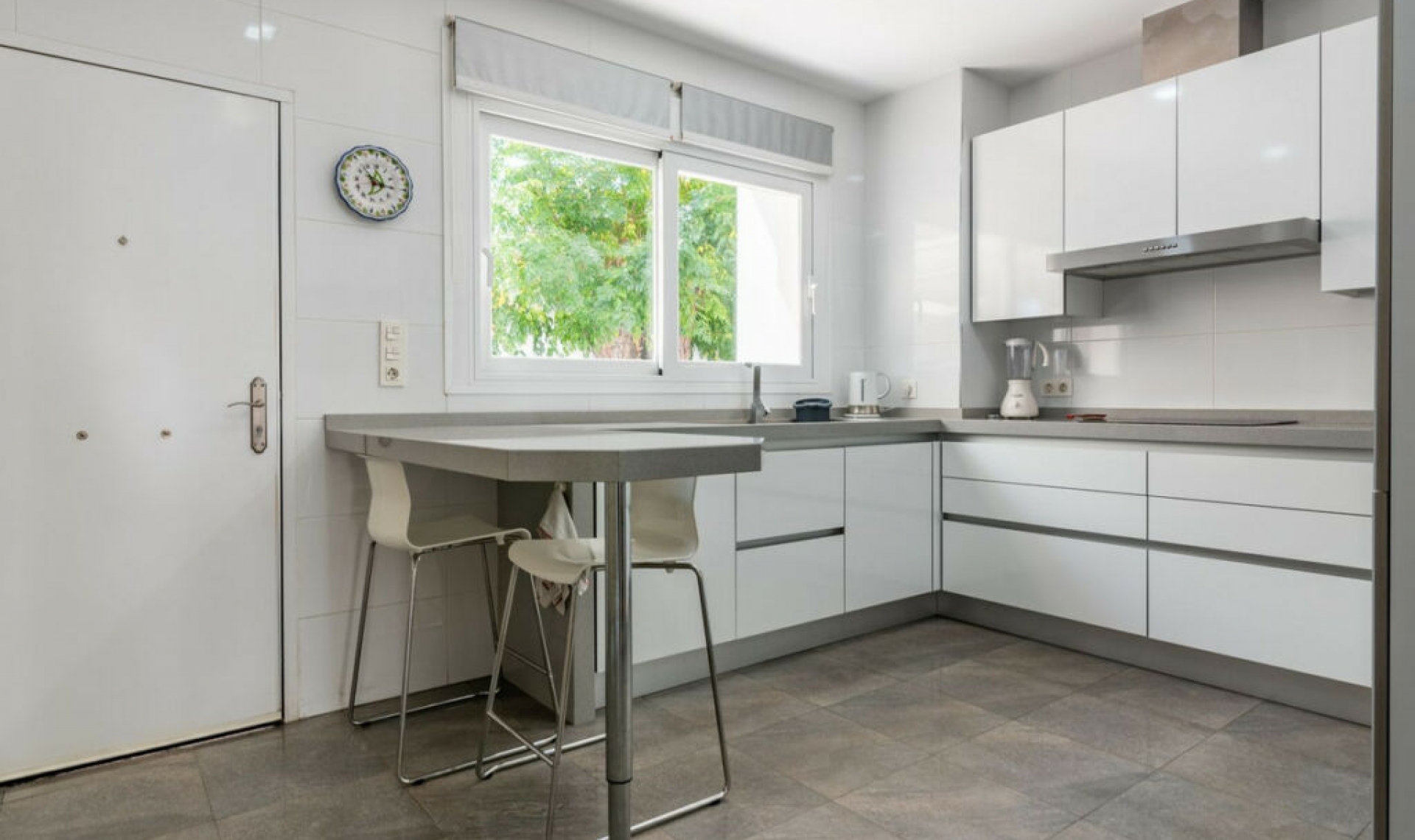 Resale - House -
Marbella