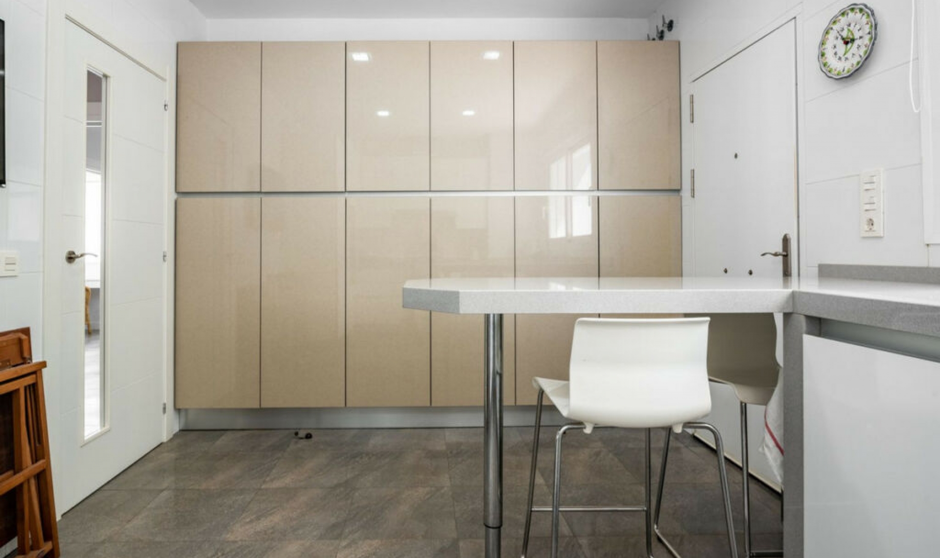 Resale - House -
Marbella