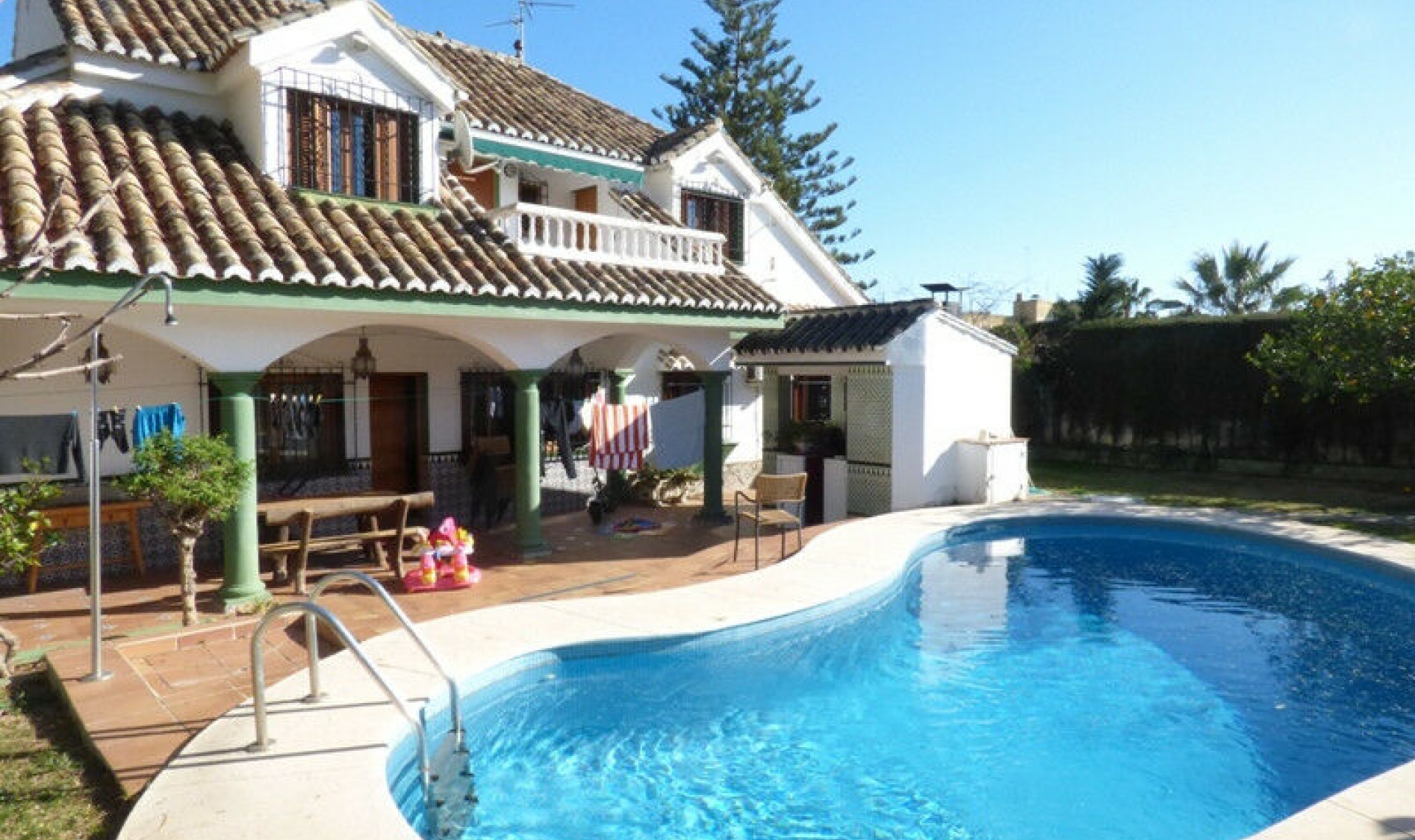 Resale - House -
Marbella