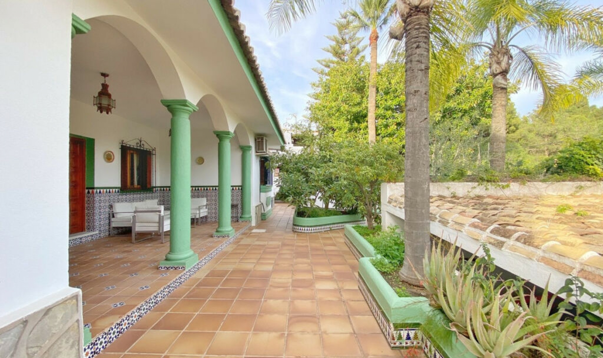 Resale - House -
Marbella