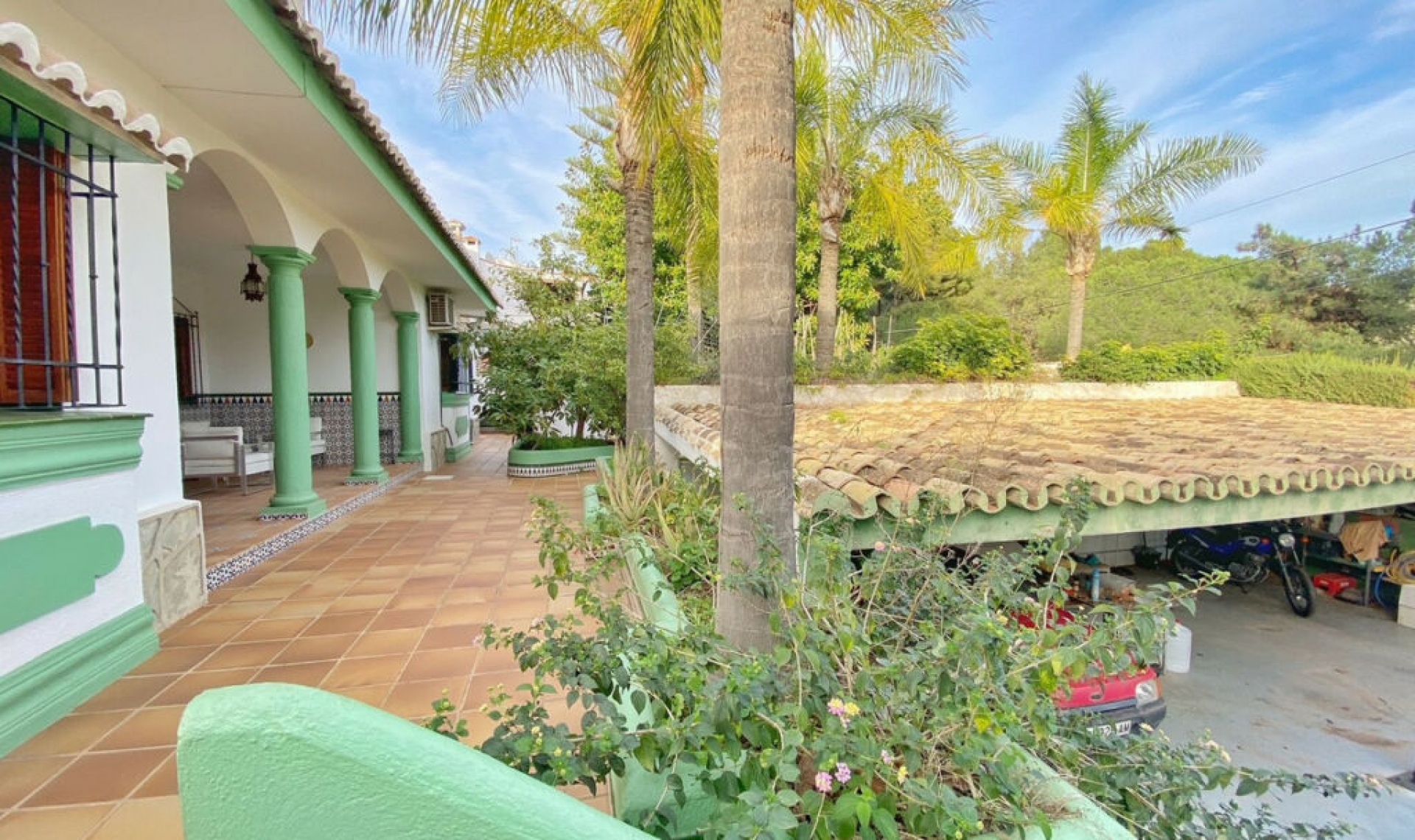 Resale - House -
Marbella