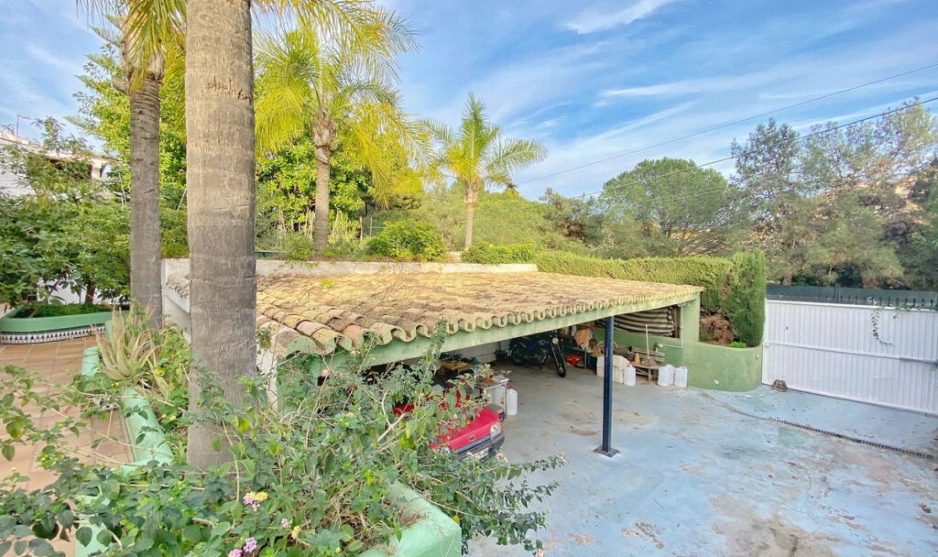 Resale - House -
Marbella