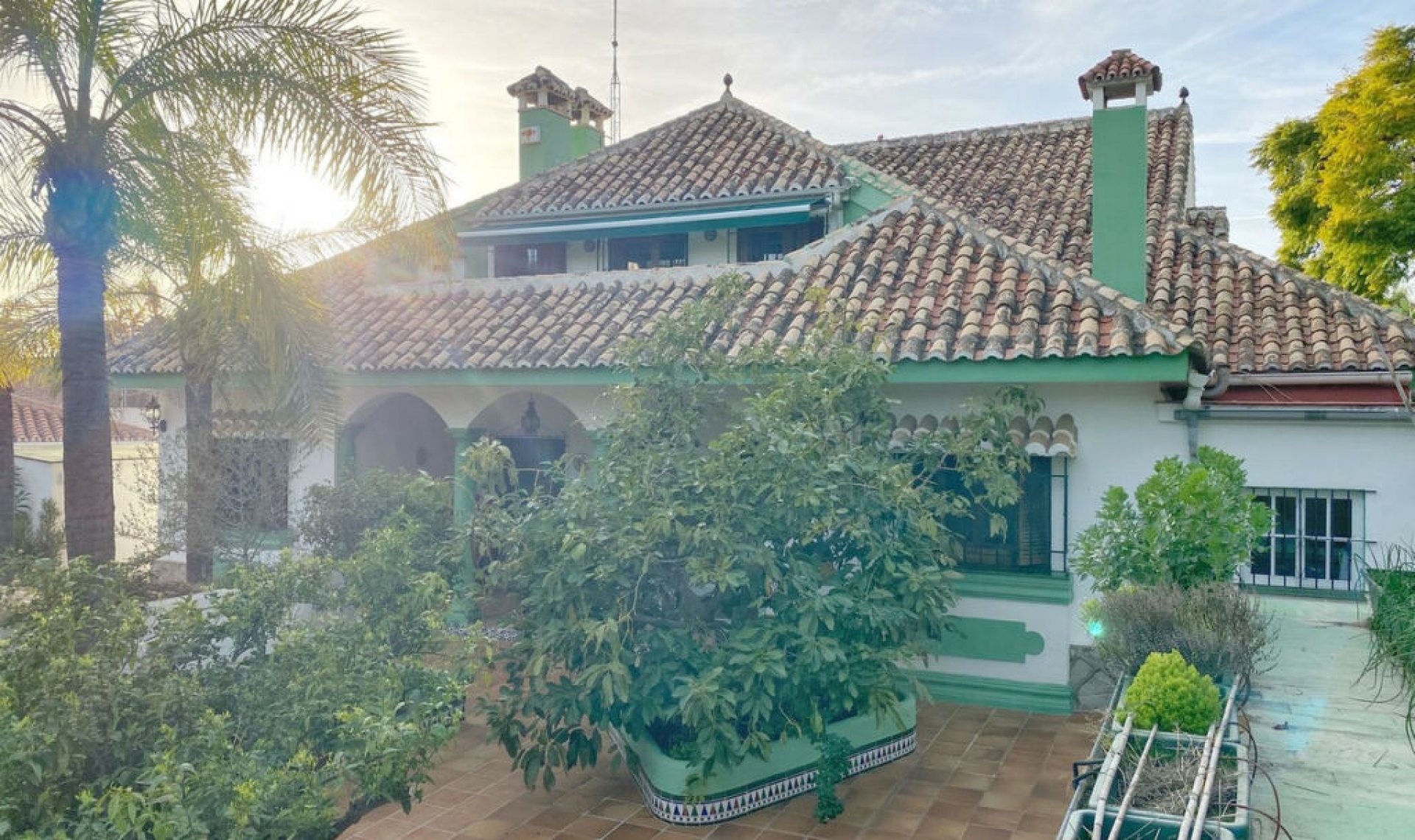 Resale - House -
Marbella