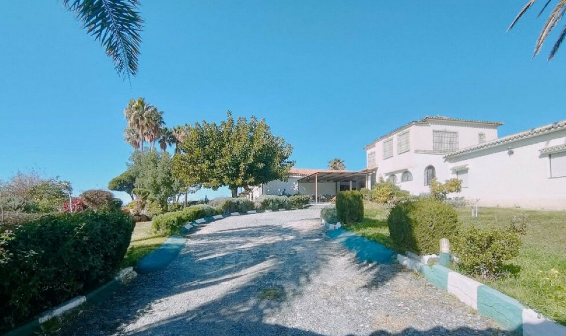 Resale - House -
Marbella