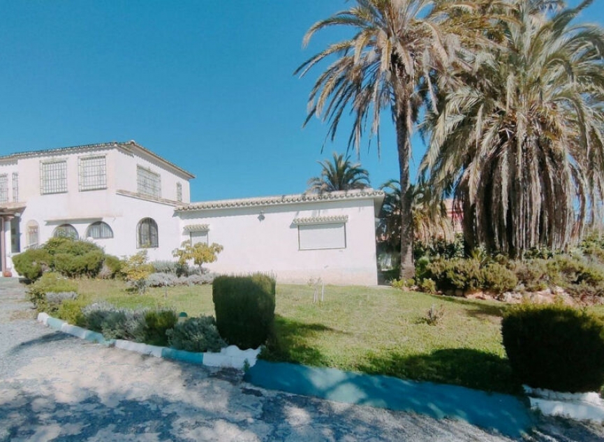 Resale - House -
Marbella
