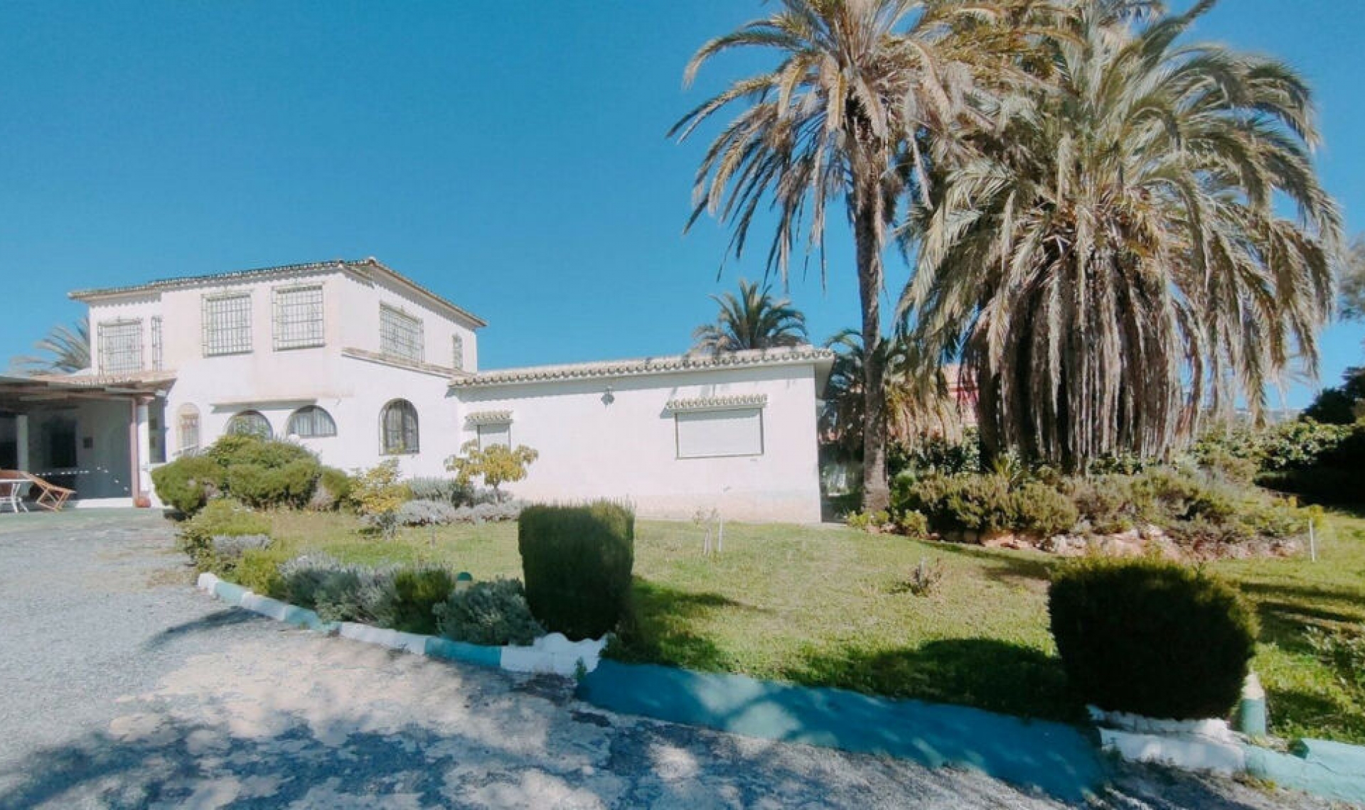 Resale - House -
Marbella