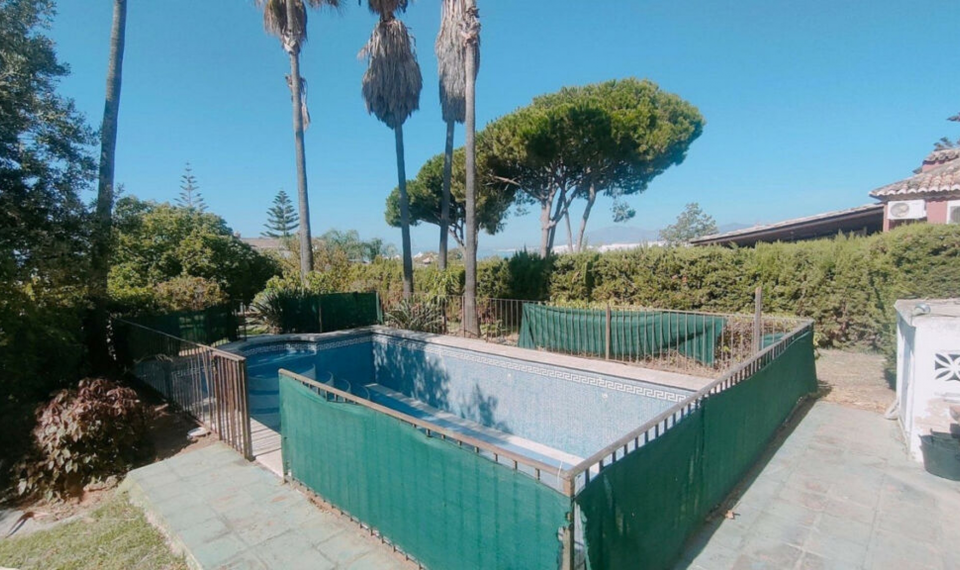 Resale - House -
Marbella