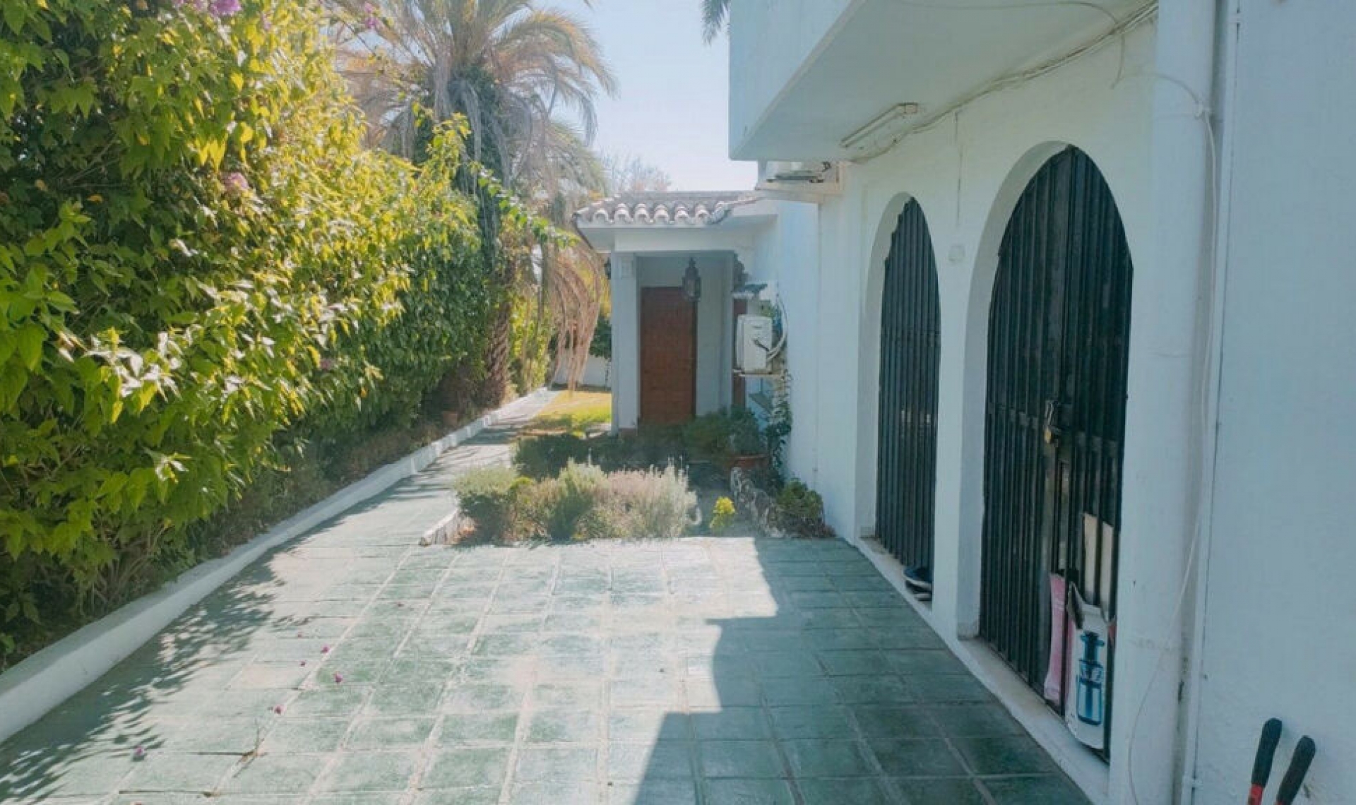 Resale - House -
Marbella