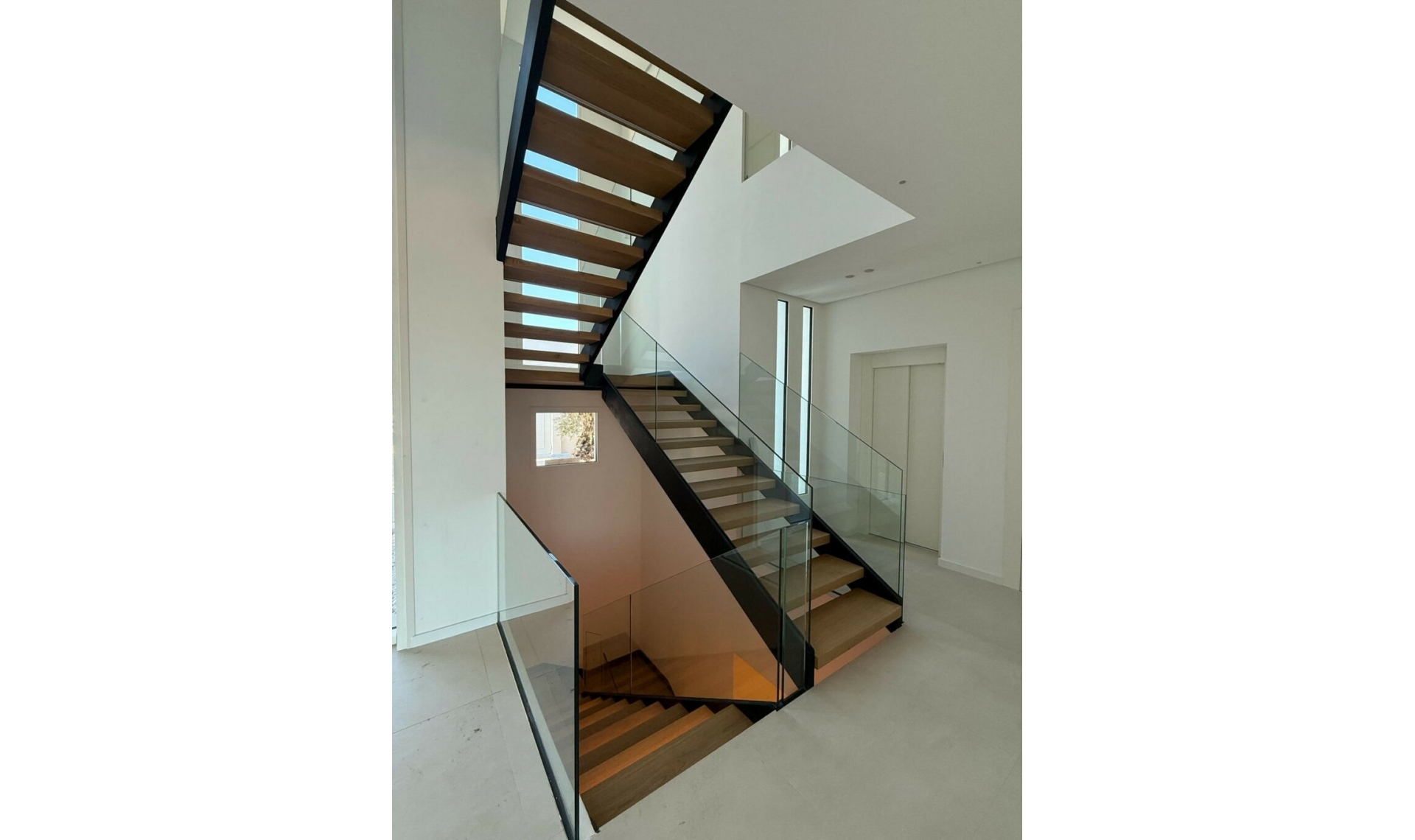 Resale - House -
Marbella