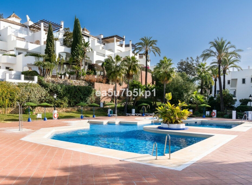 Resale - House -
Marbella