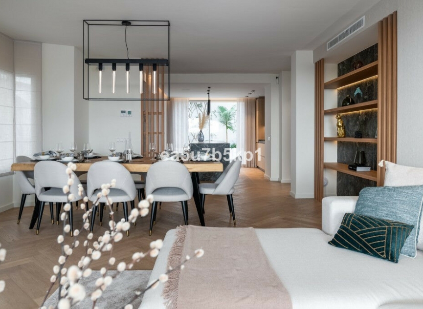 Resale - House -
Marbella