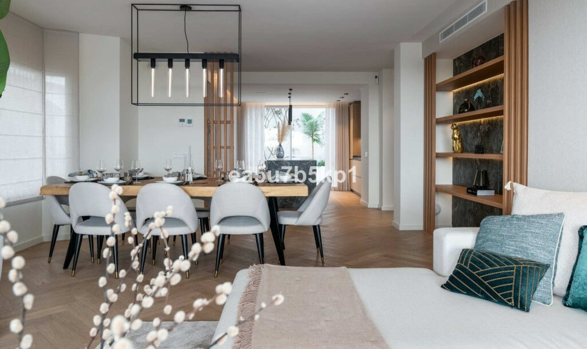 Resale - House -
Marbella