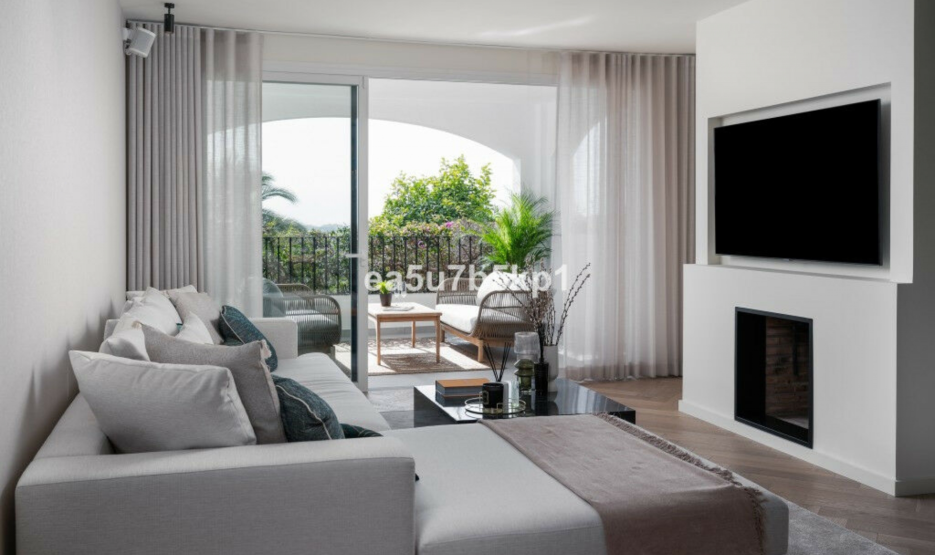 Resale - House -
Marbella