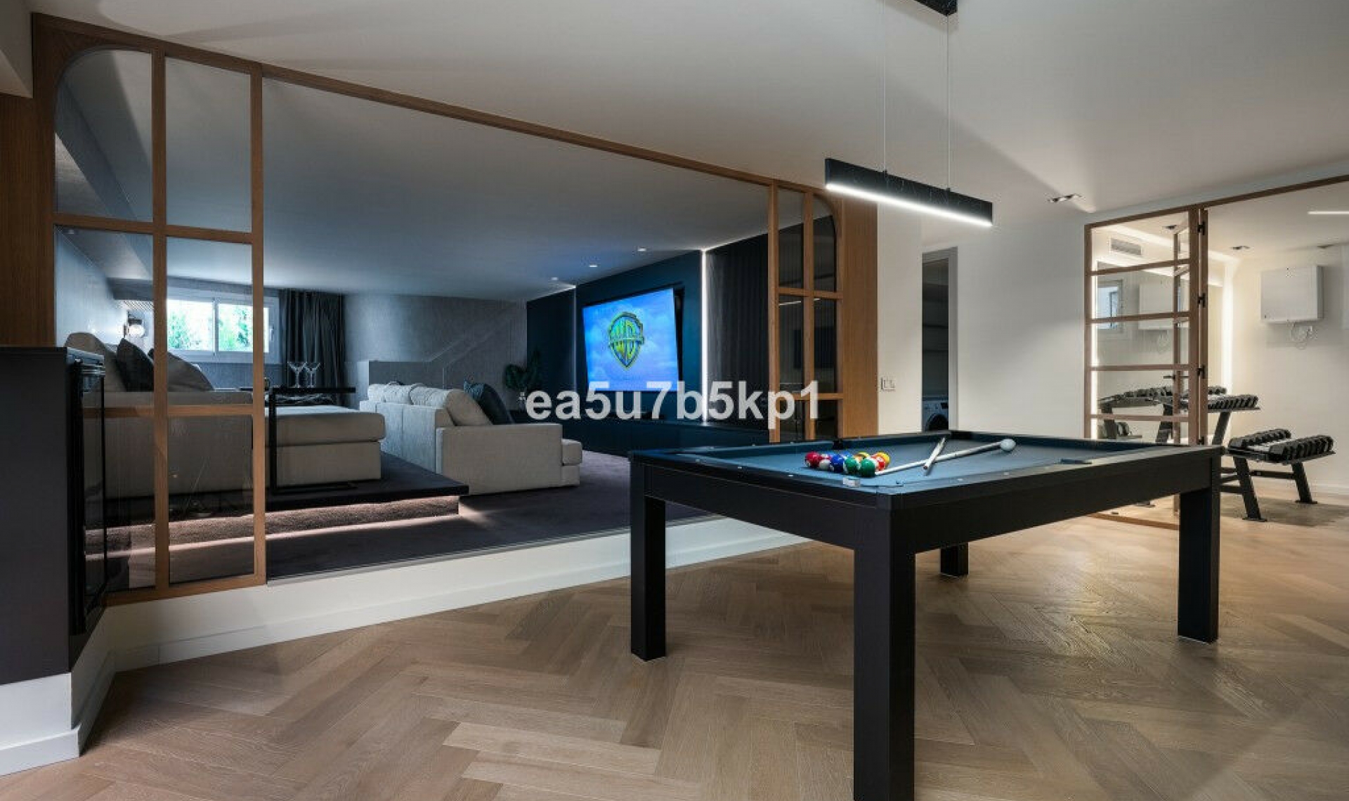 Resale - House -
Marbella