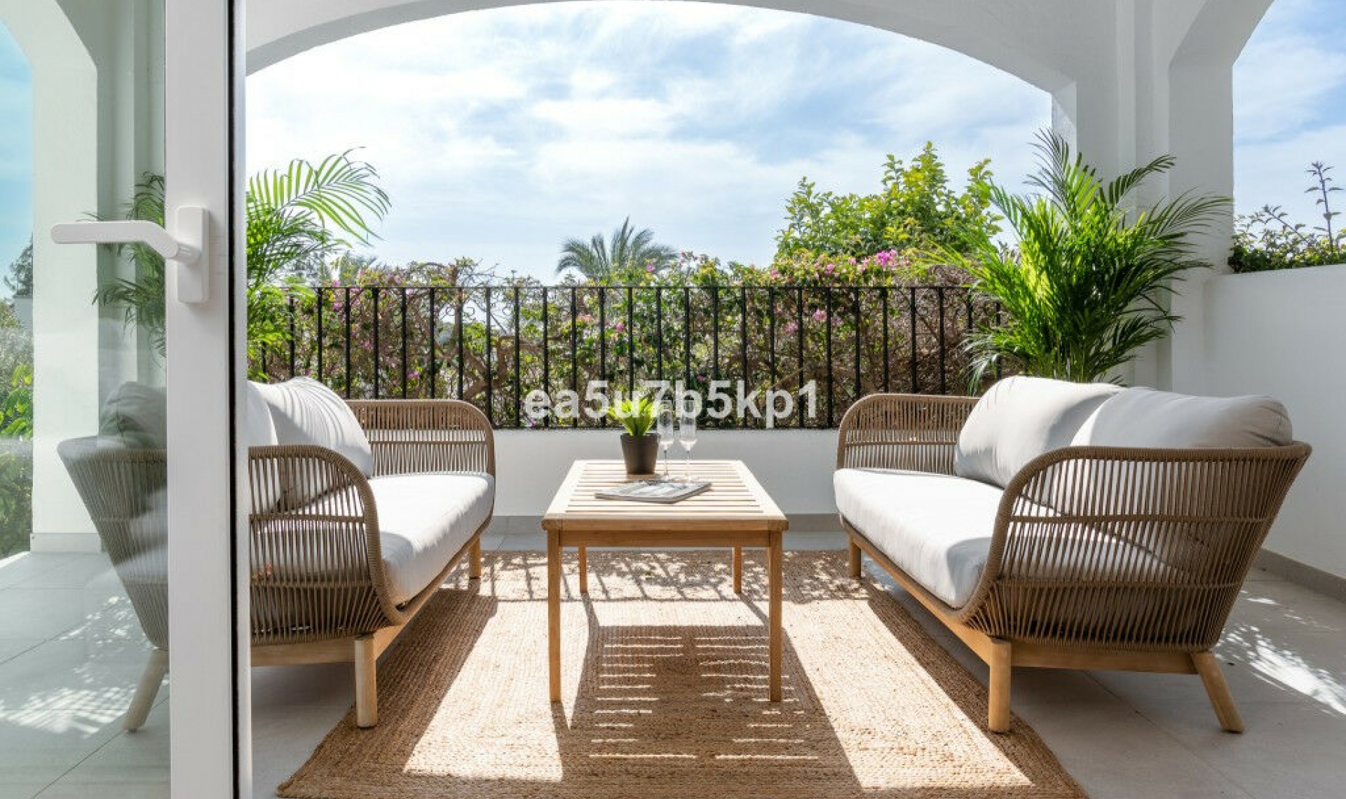 Resale - House -
Marbella