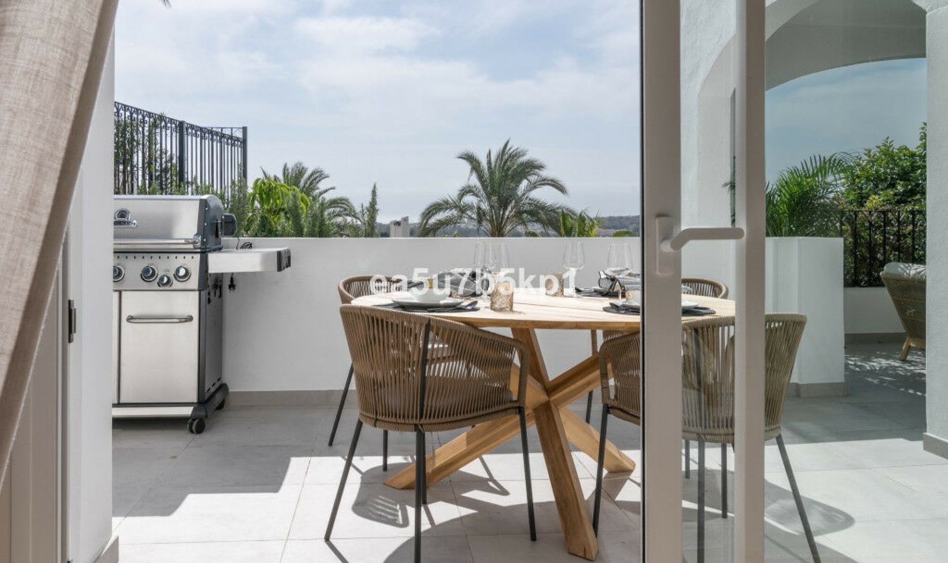 Resale - House -
Marbella