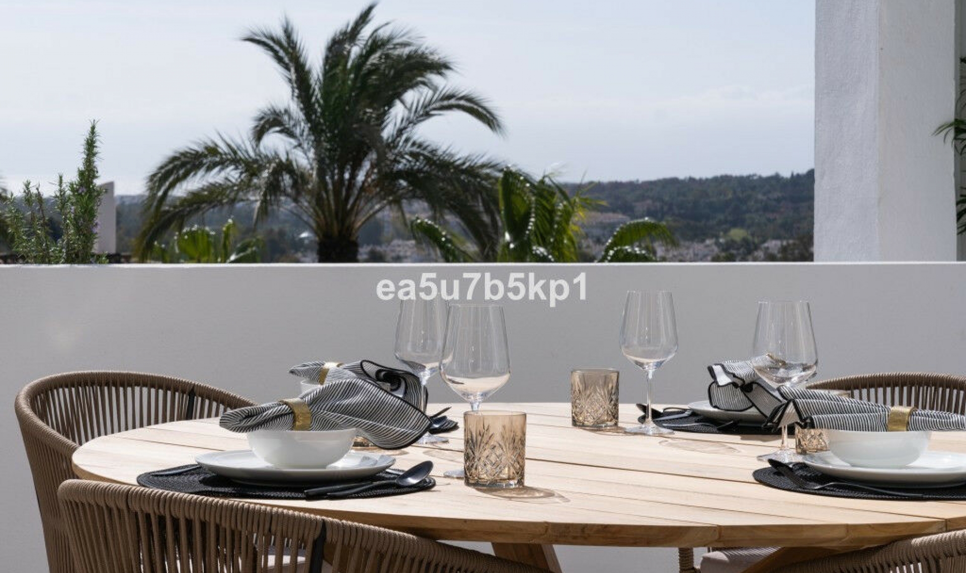 Resale - House -
Marbella