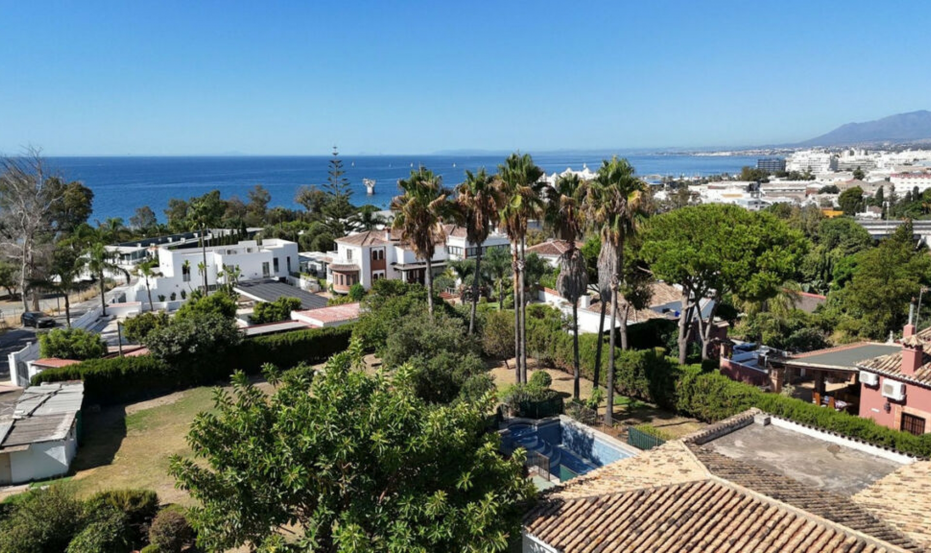 Resale - House -
Marbella