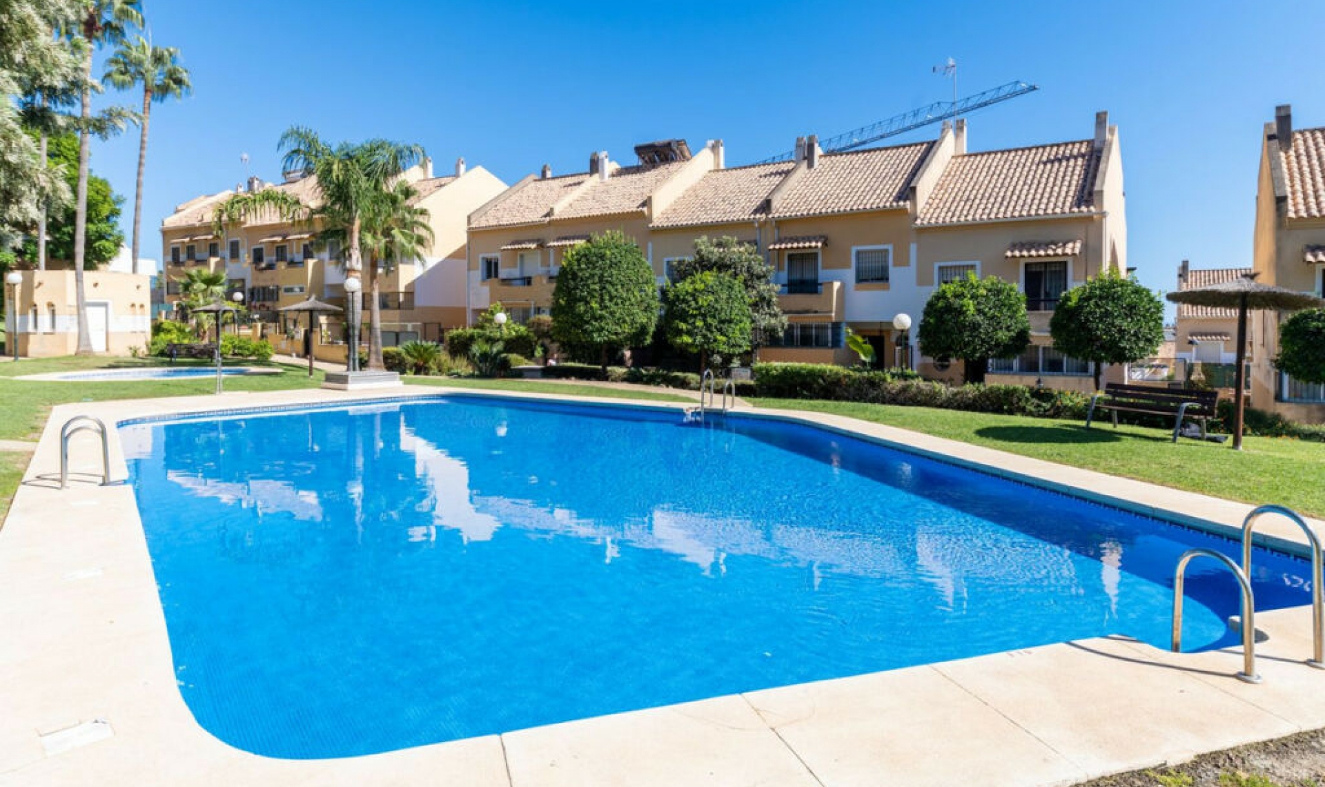 Resale - House -
Marbella