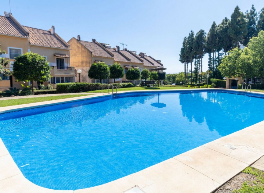 Resale - House -
Marbella