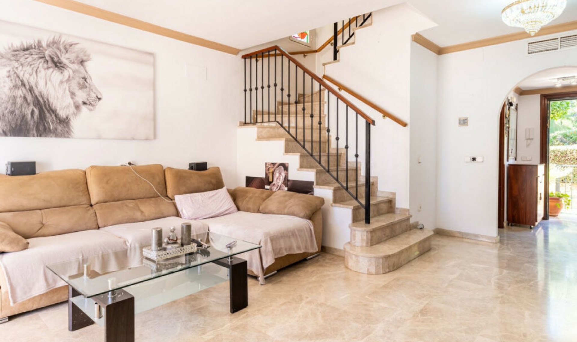 Resale - House -
Marbella