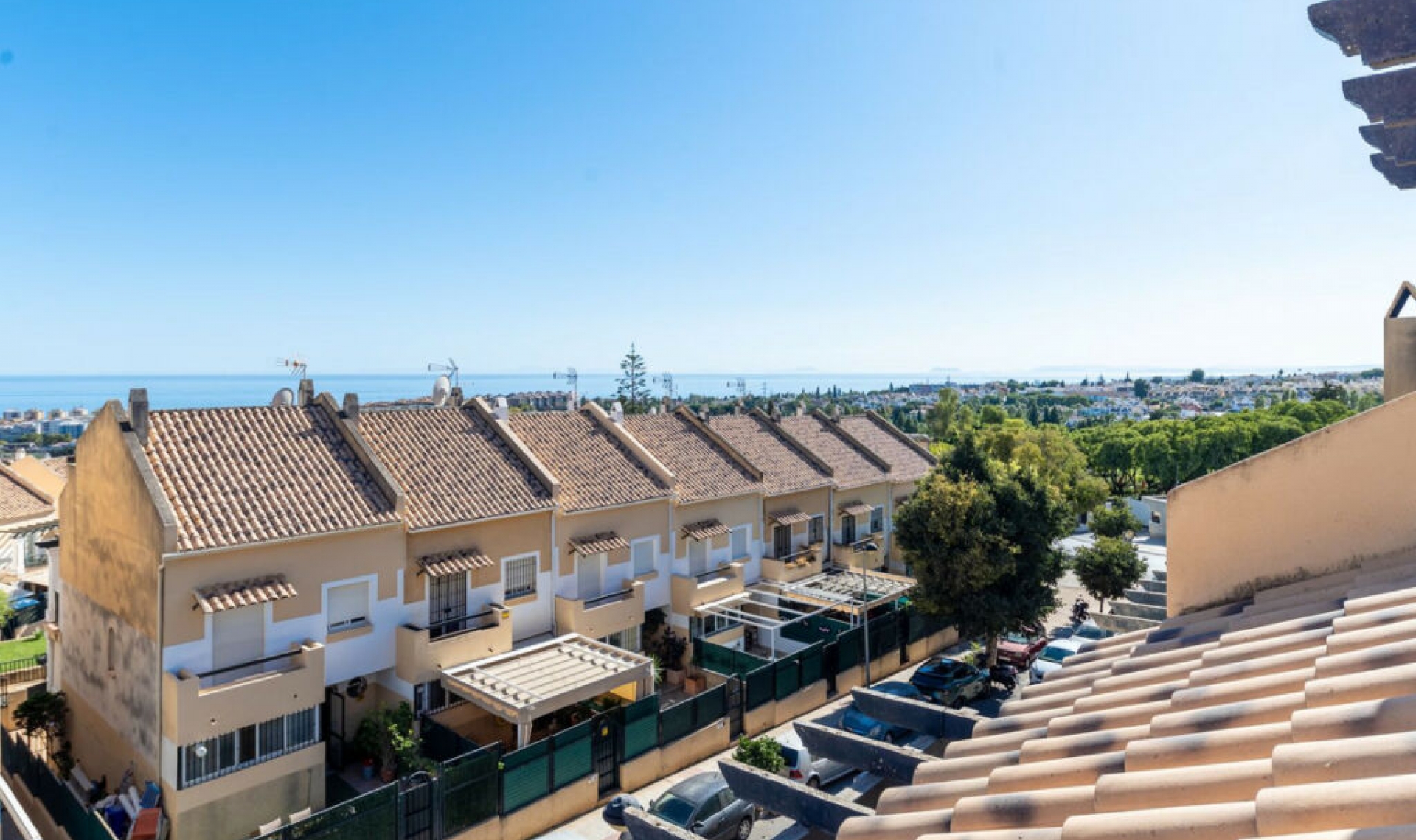 Resale - House -
Marbella