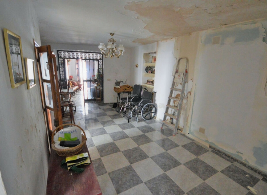 Resale - House -
Marbella