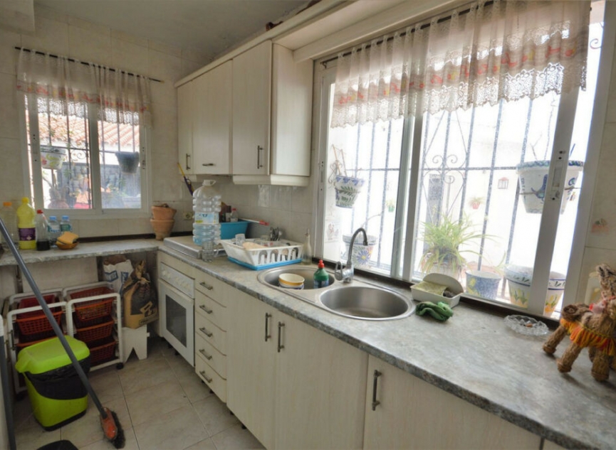 Resale - House -
Marbella