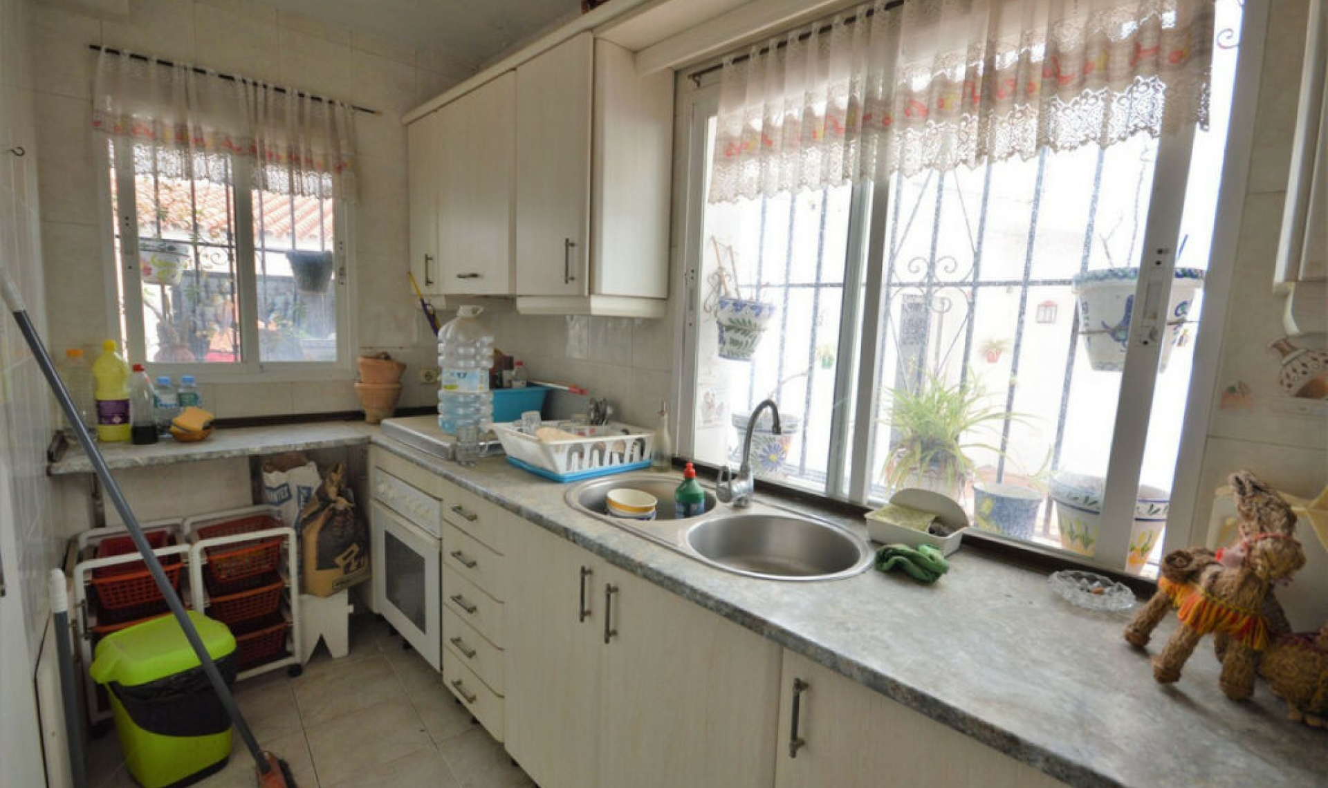 Resale - House -
Marbella