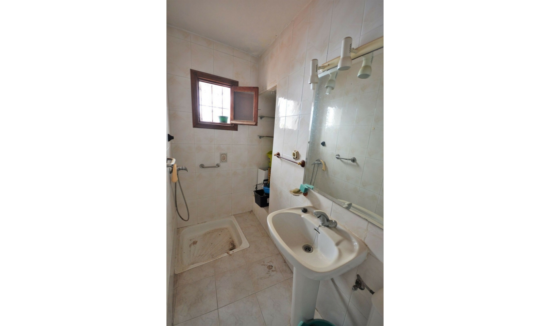 Resale - House -
Marbella