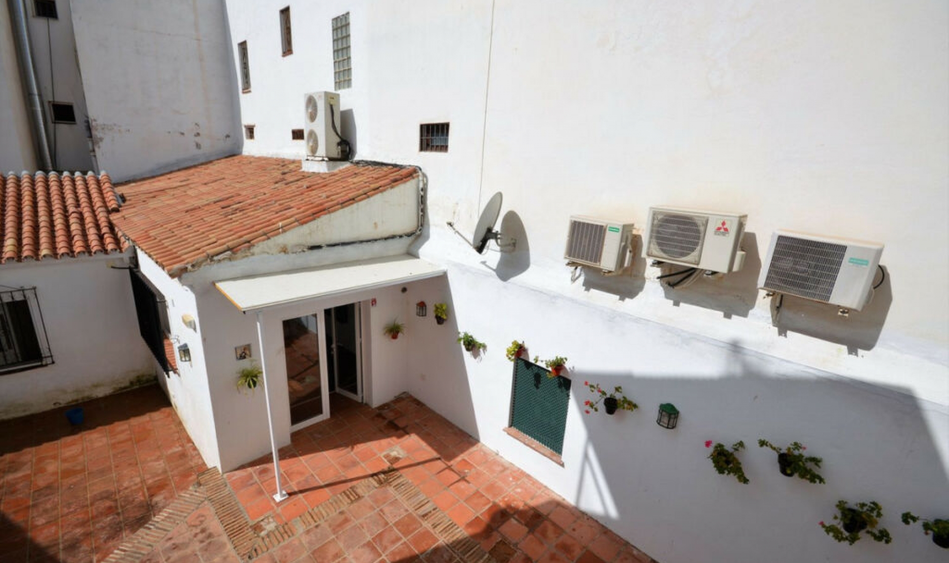 Resale - House -
Marbella