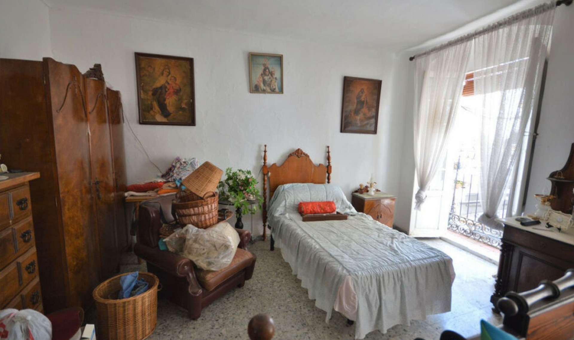 Resale - House -
Marbella