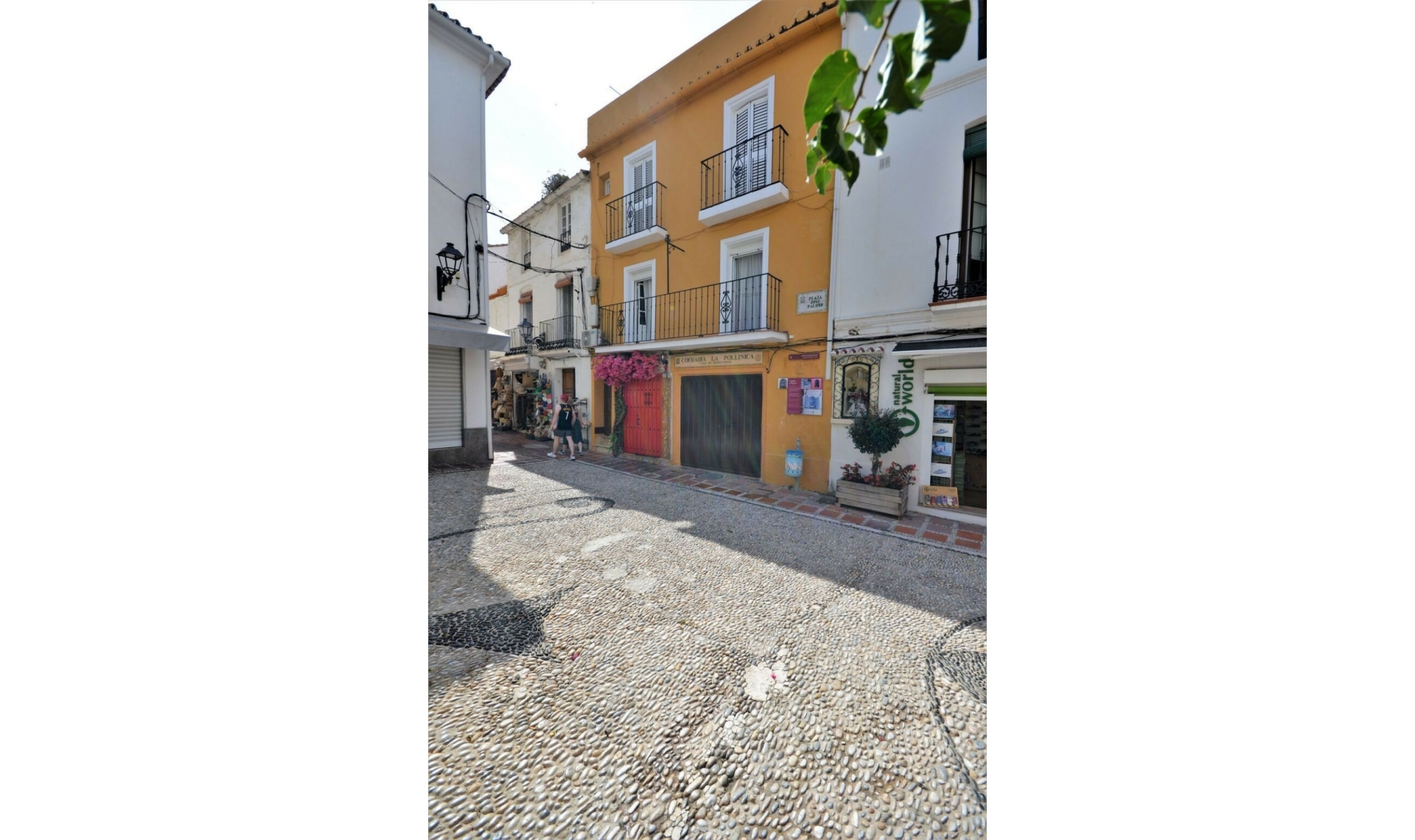 Resale - House -
Marbella