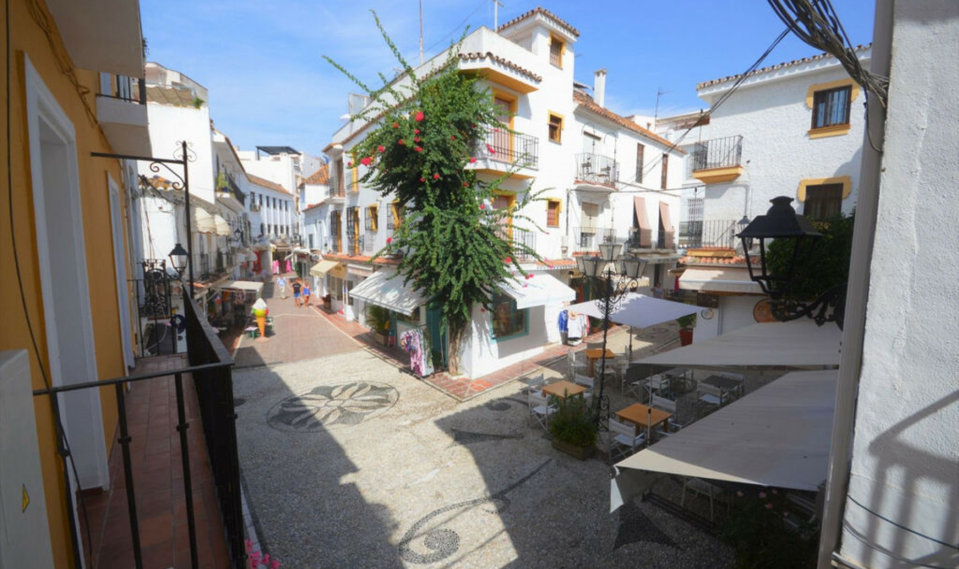 Resale - House -
Marbella