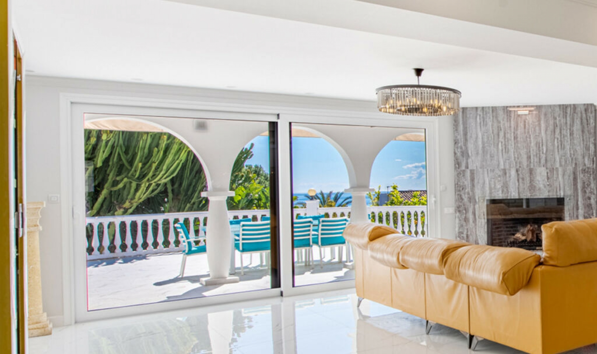 Resale - House -
Marbella