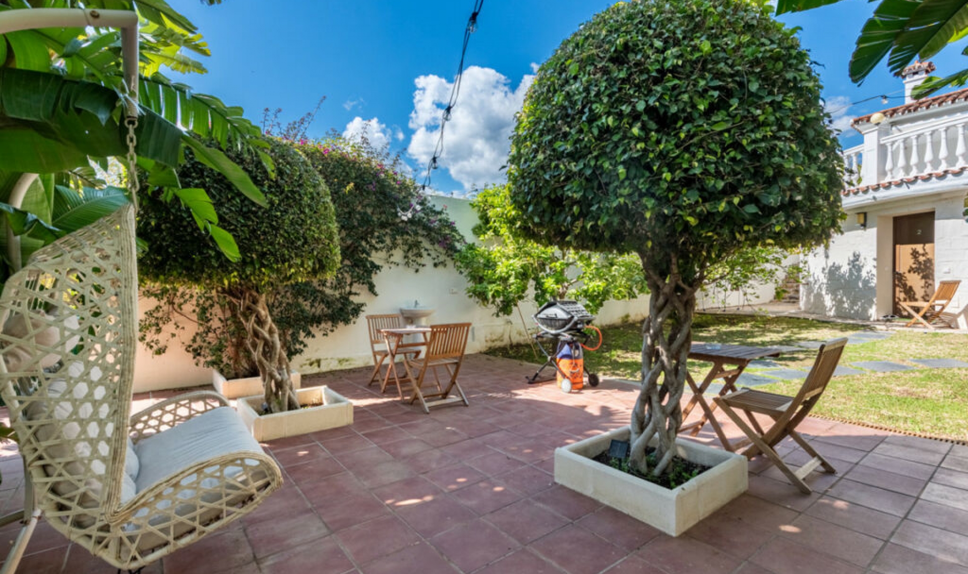 Resale - House -
Marbella