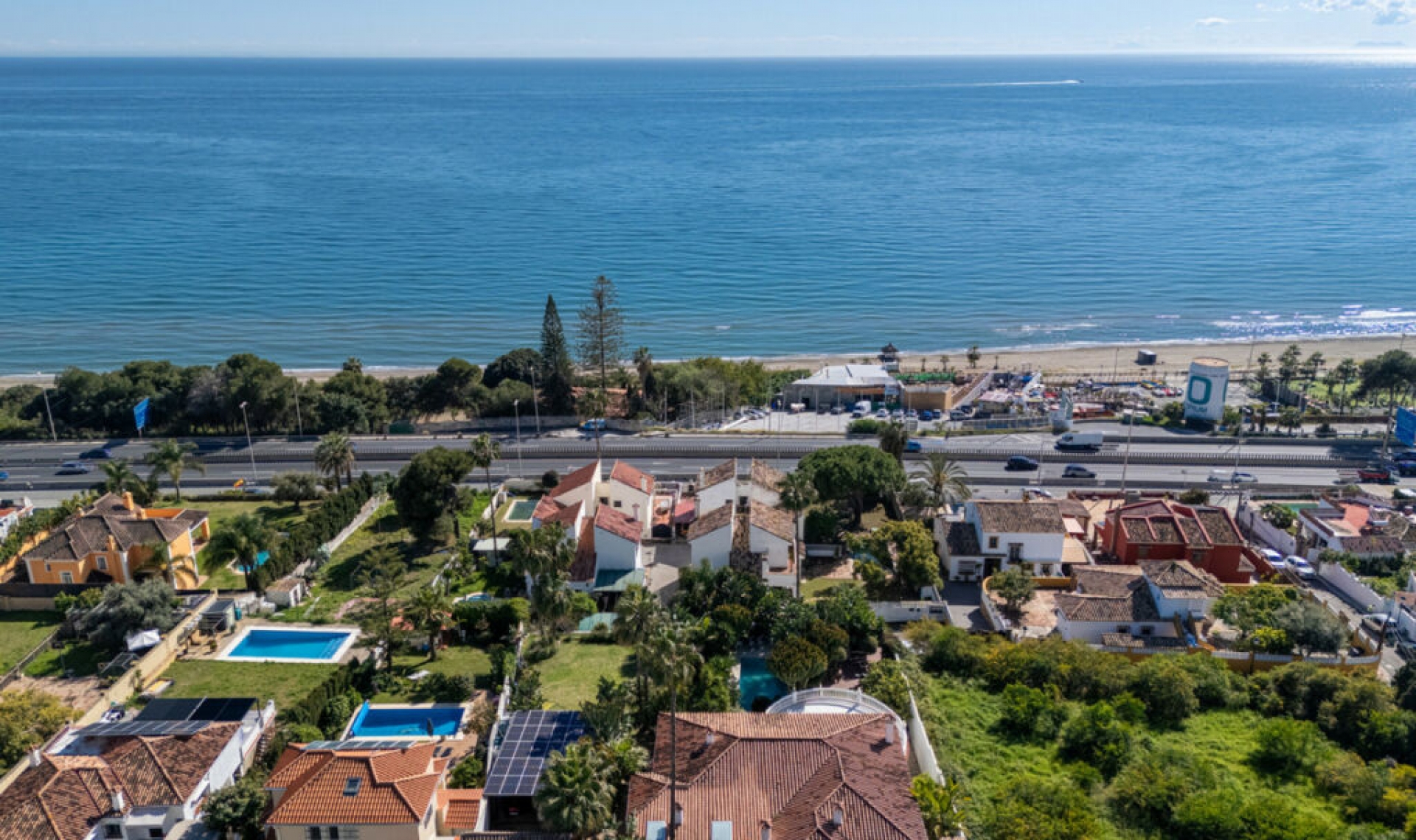 Resale - House -
Marbella