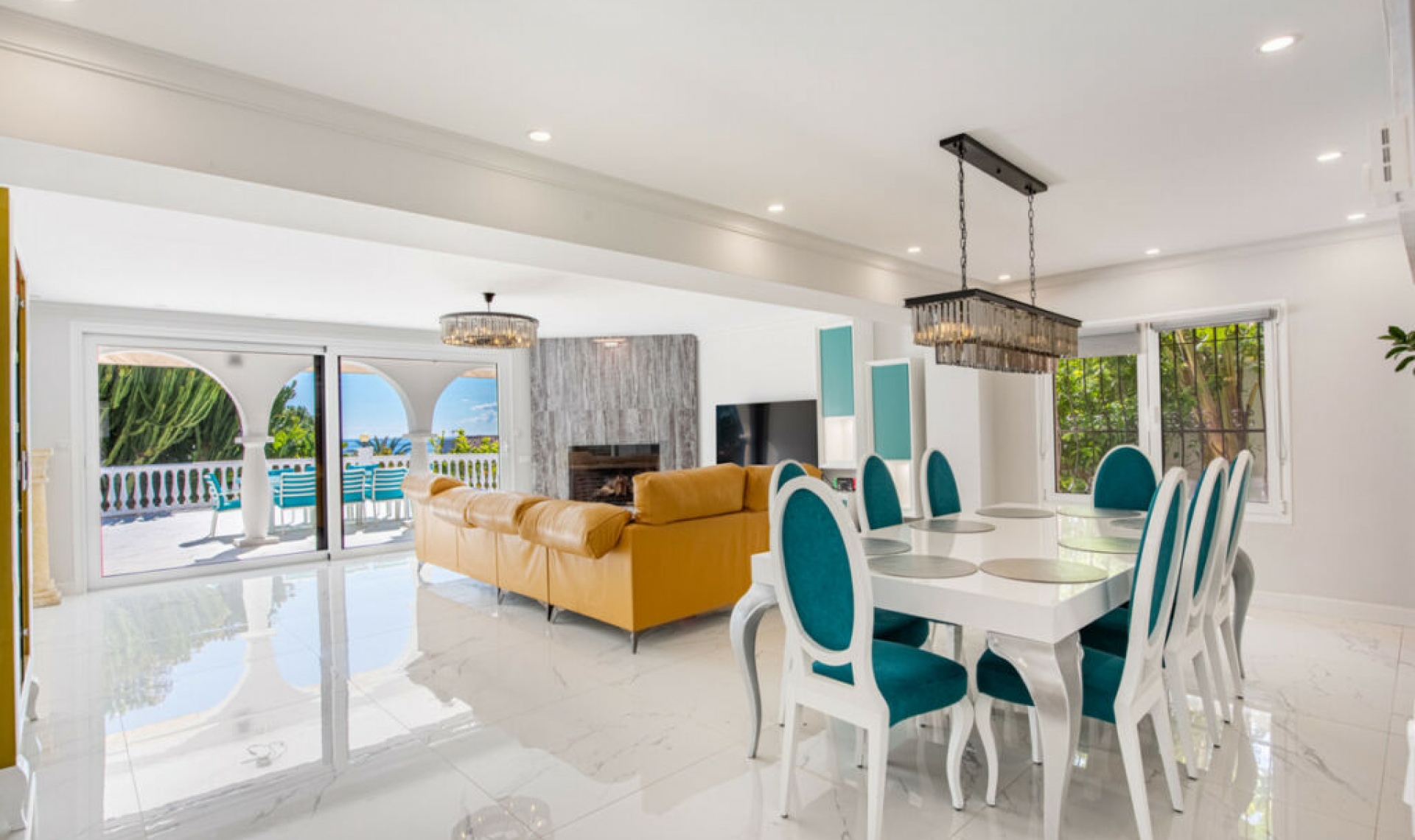 Resale - House -
Marbella