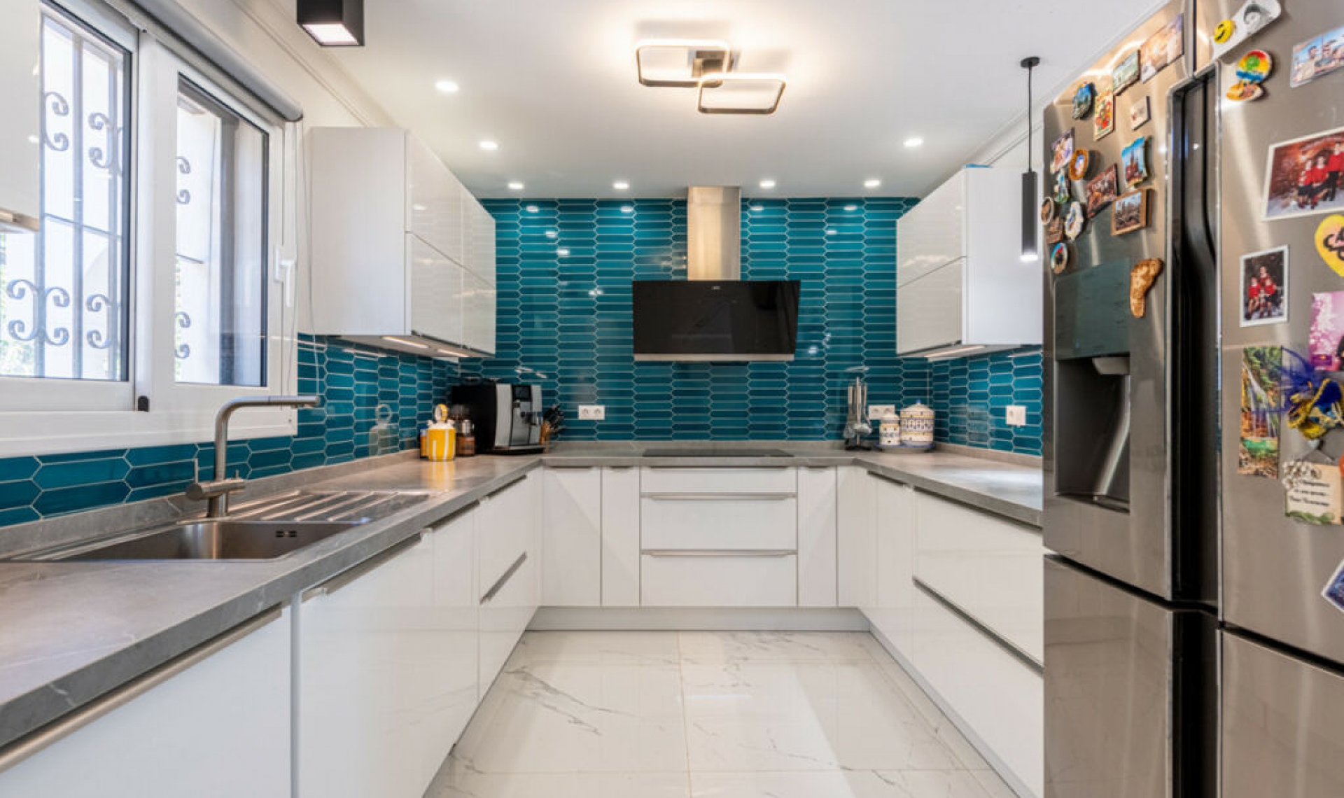 Resale - House -
Marbella